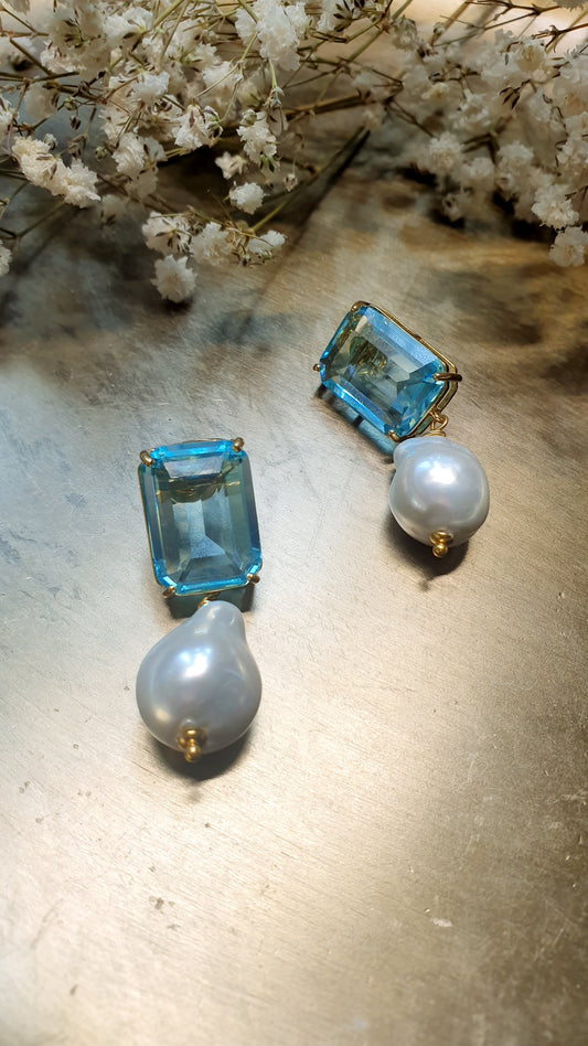 Orecchini in ottone con cristalli e perle di Maiorca