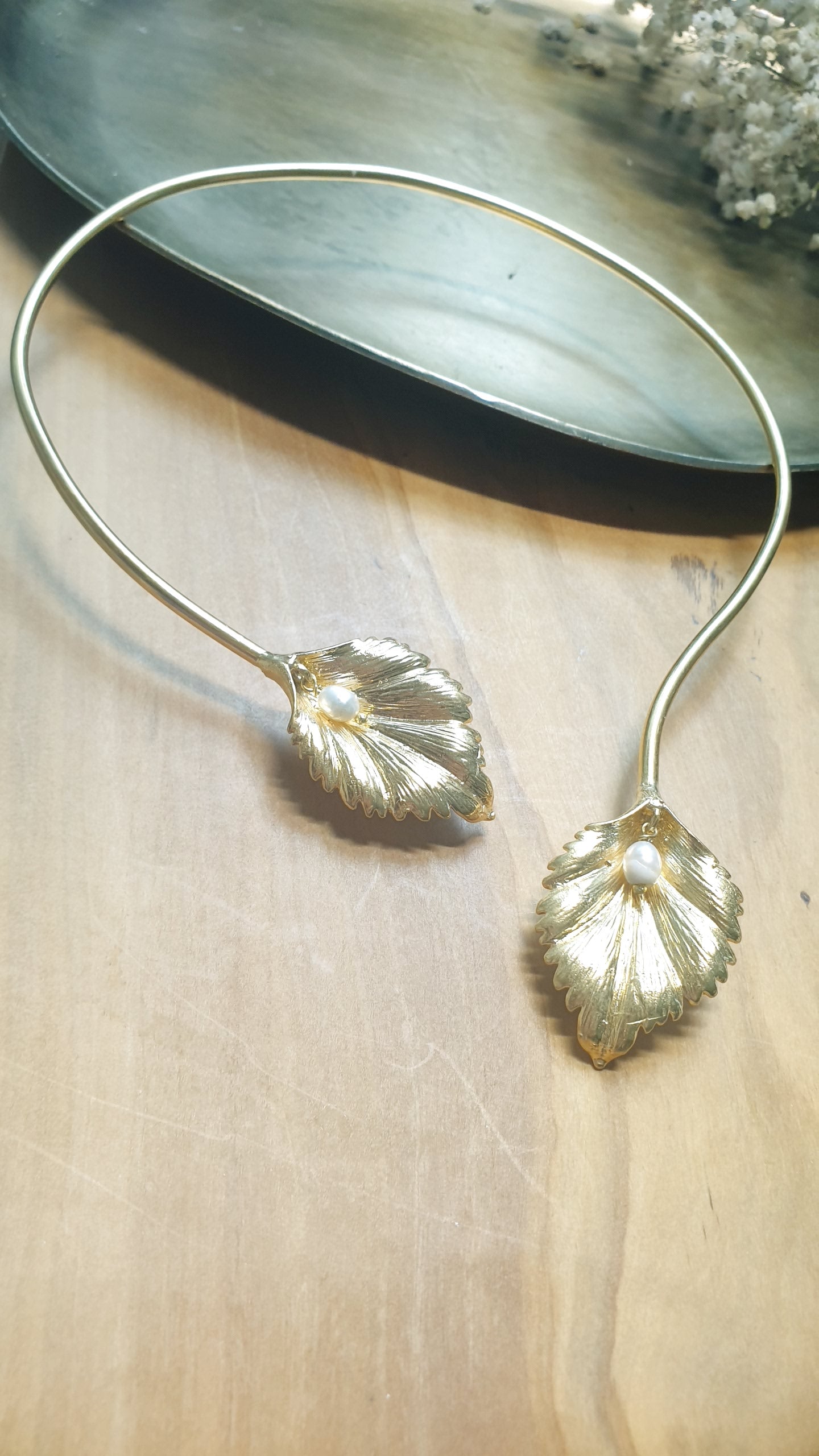 Girocollo in ottone con perle di fiume