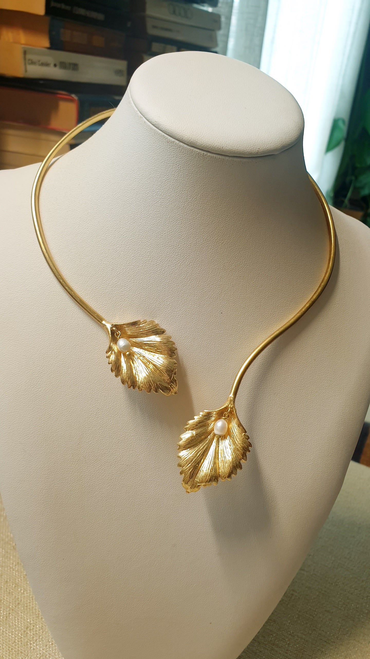 Girocollo in ottone con perle di fiume