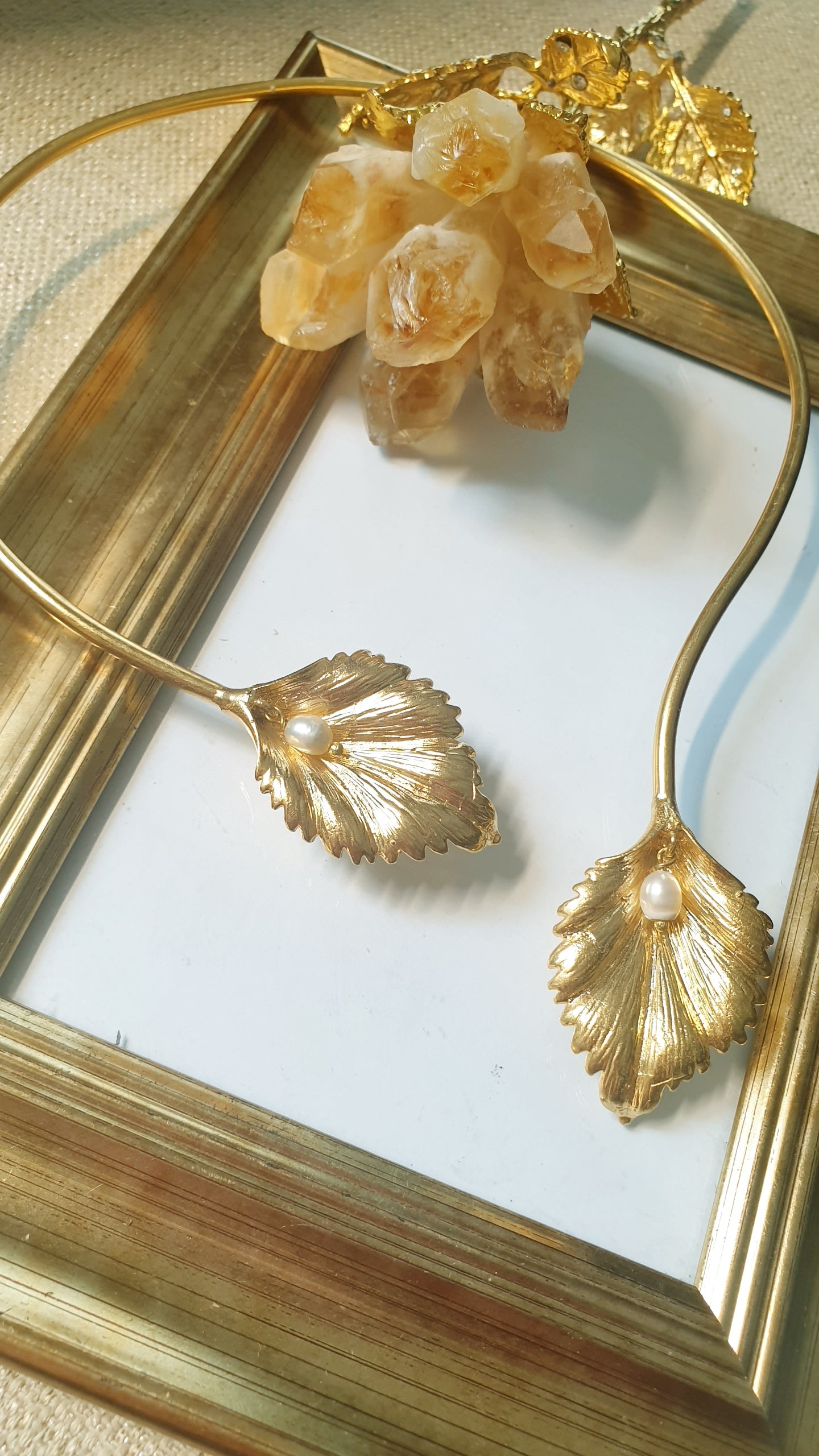 Girocollo in ottone con perle di fiume