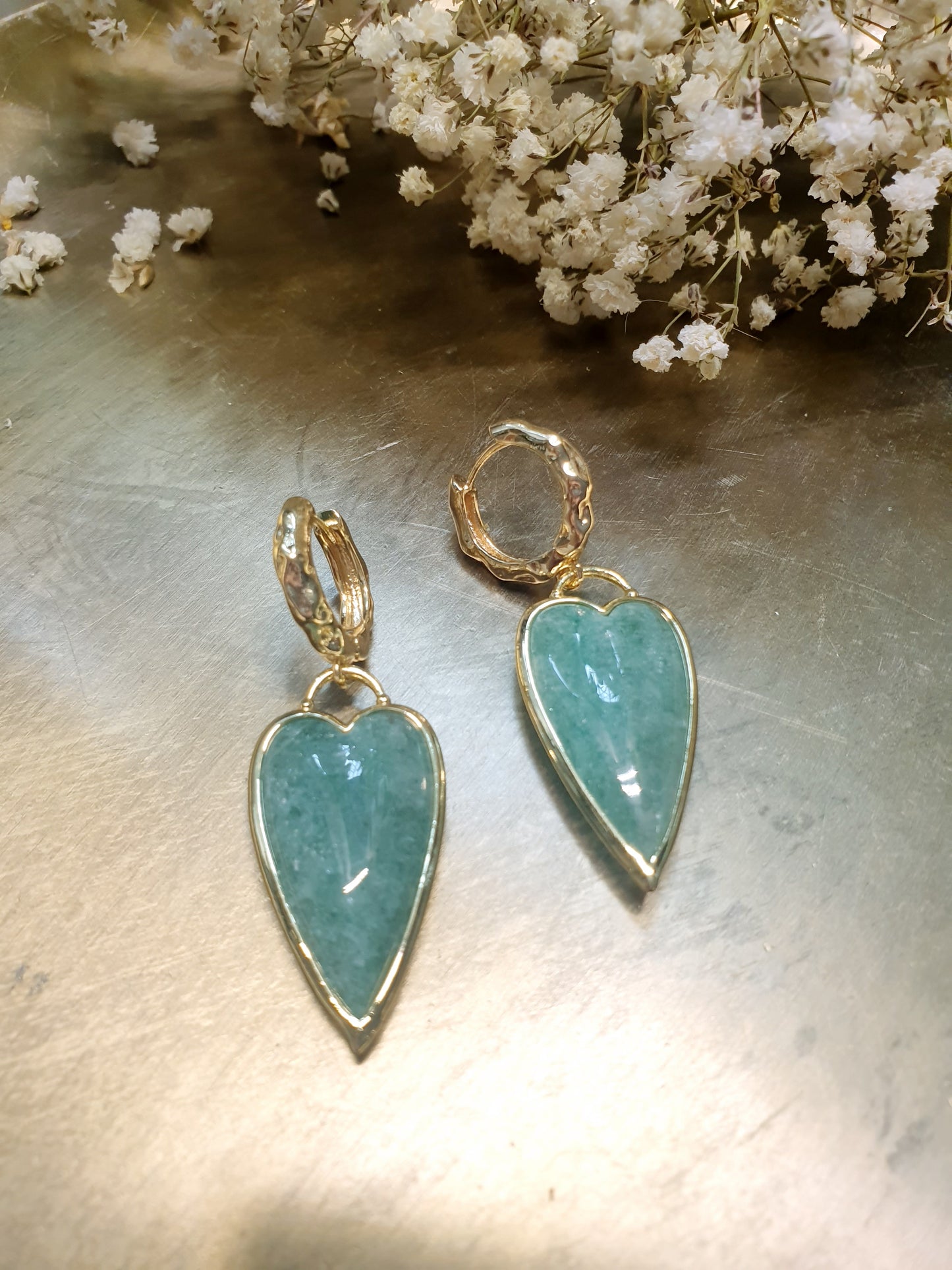 Orecchini cuore in bronzo con avventurina