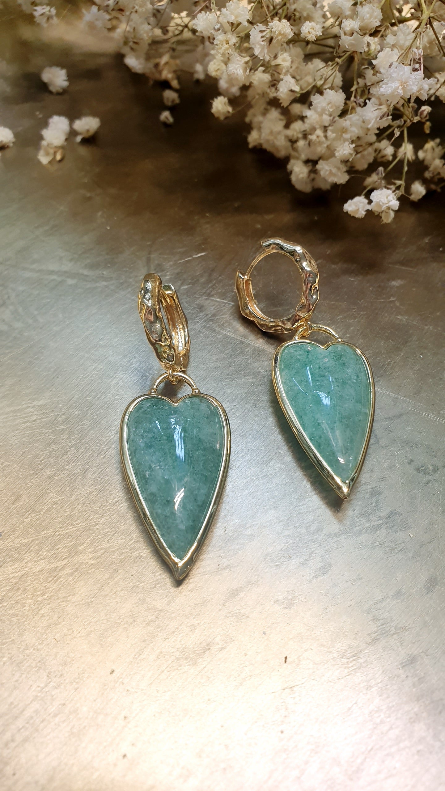 Orecchini cuore in bronzo con avventurina