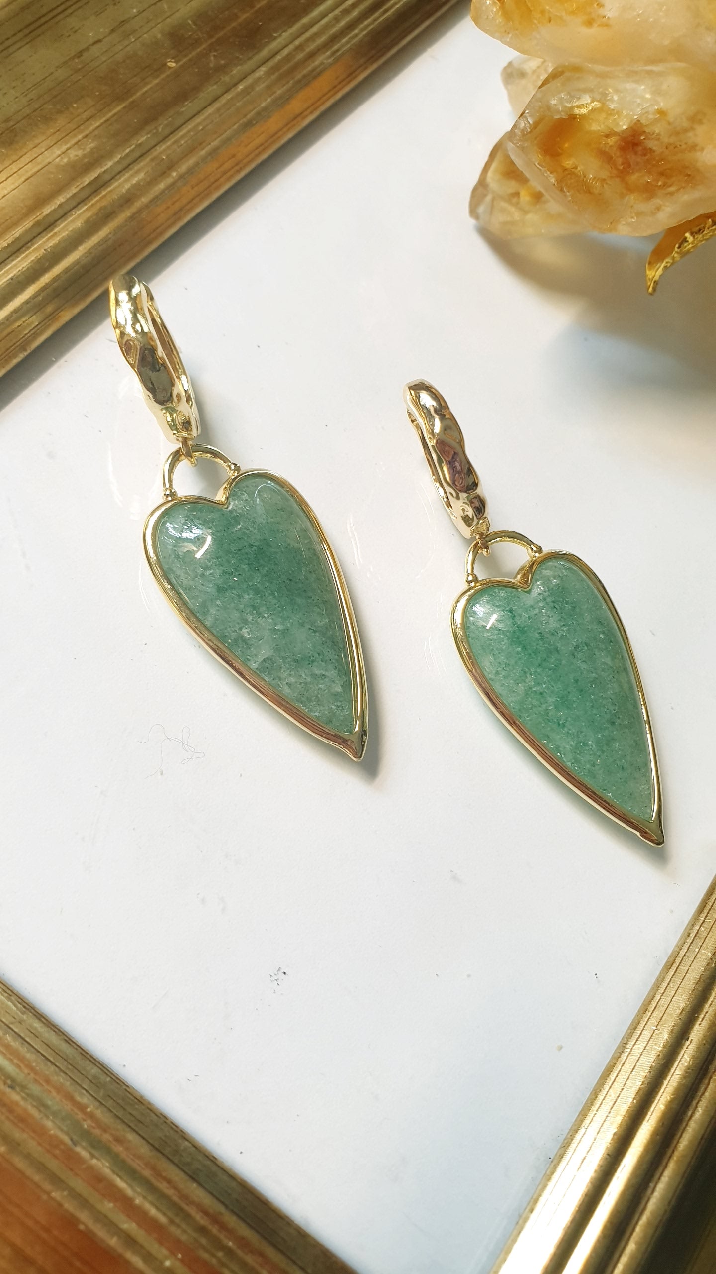 Orecchini cuore in bronzo con avventurina