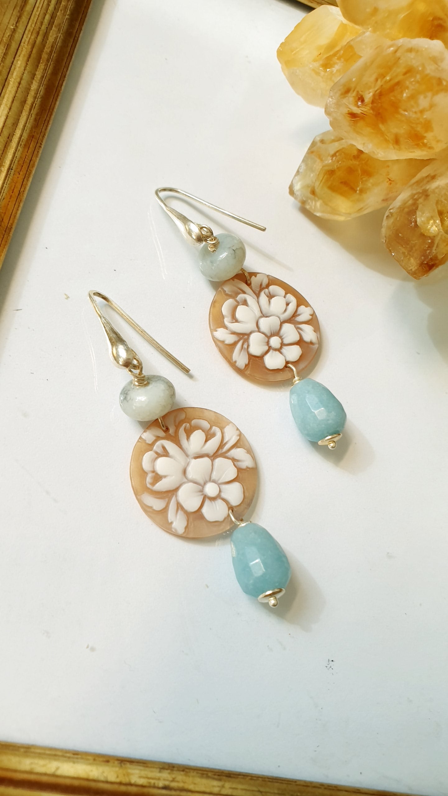 Orecchini in argento con cammei e pietre
