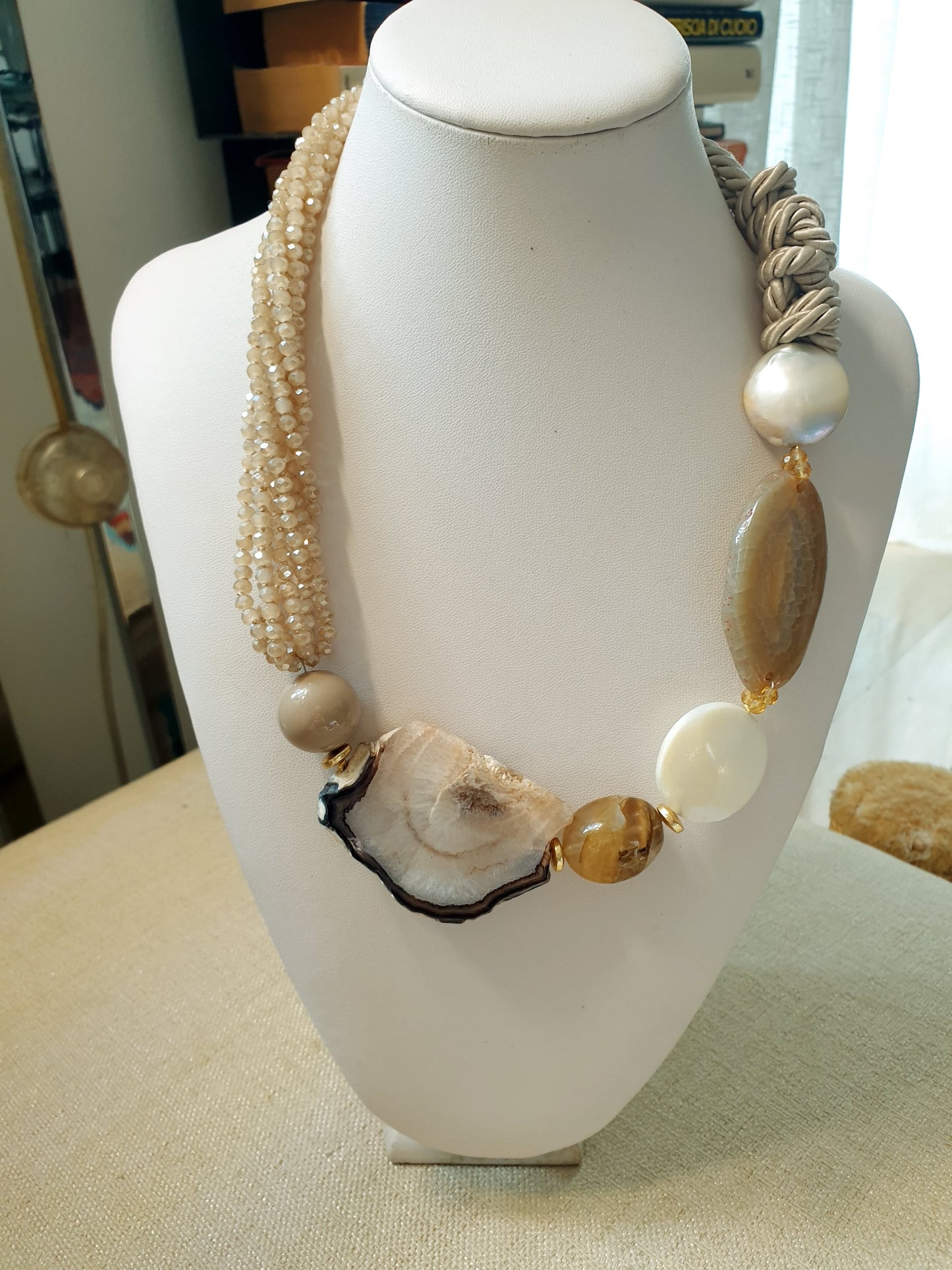 Collana agata, perla. quarzo, seta