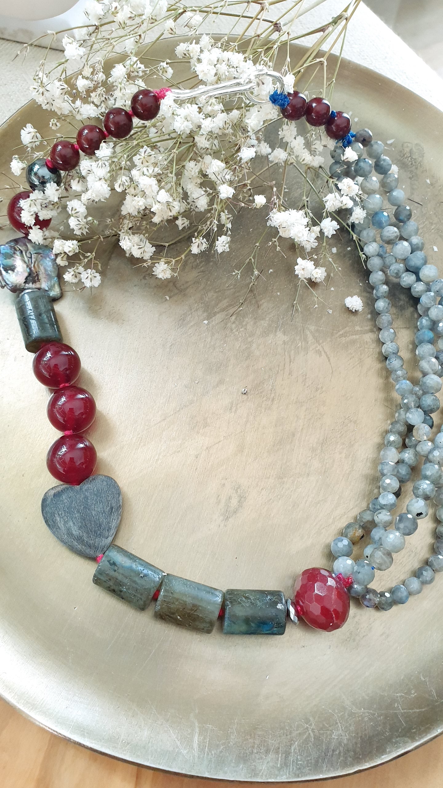 Girocollo con labradorite, giada,agata, radice di rubino
