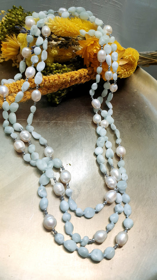 Lunga collana con perle