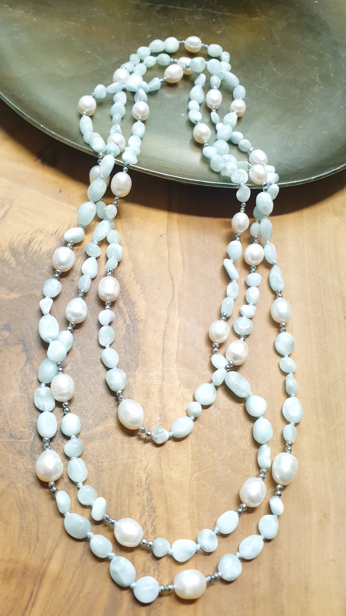 Lunga collana con perle