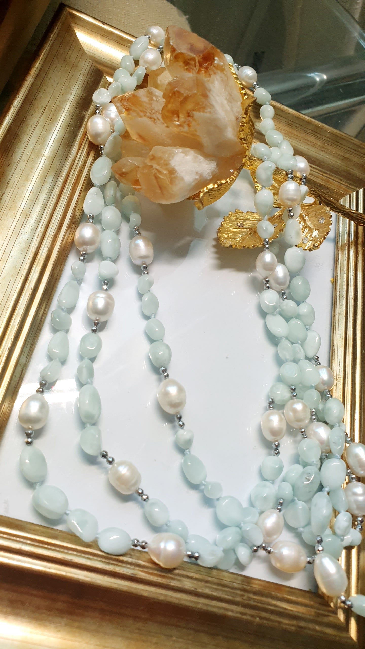 Lunga collana con perle