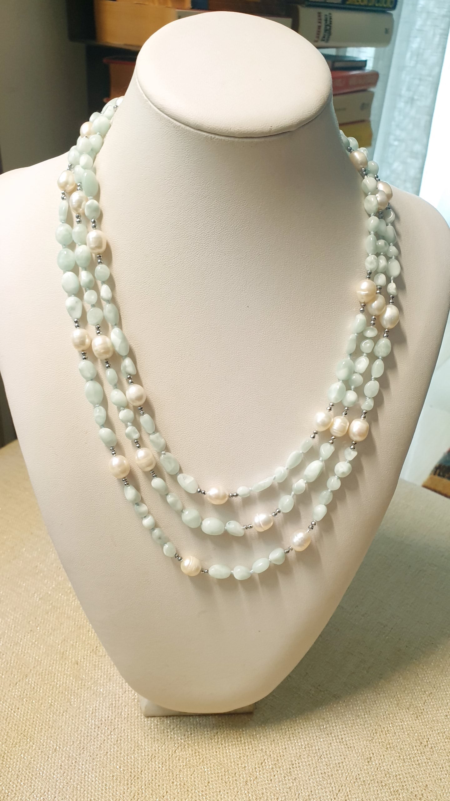 Lunga collana con perle