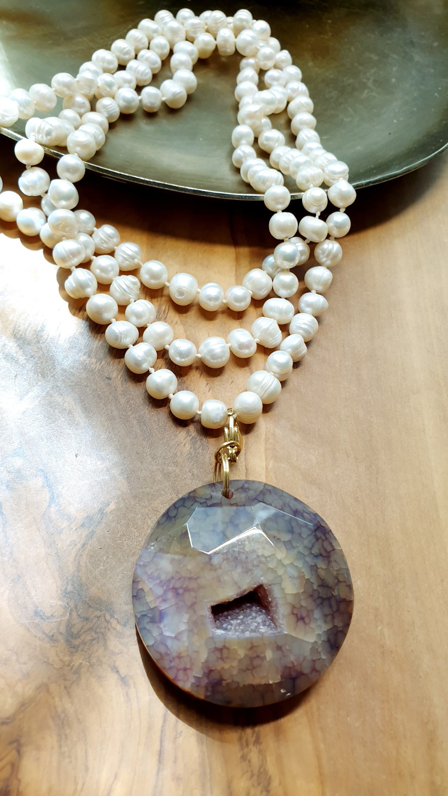Lunga collana di perle con drusa di agata