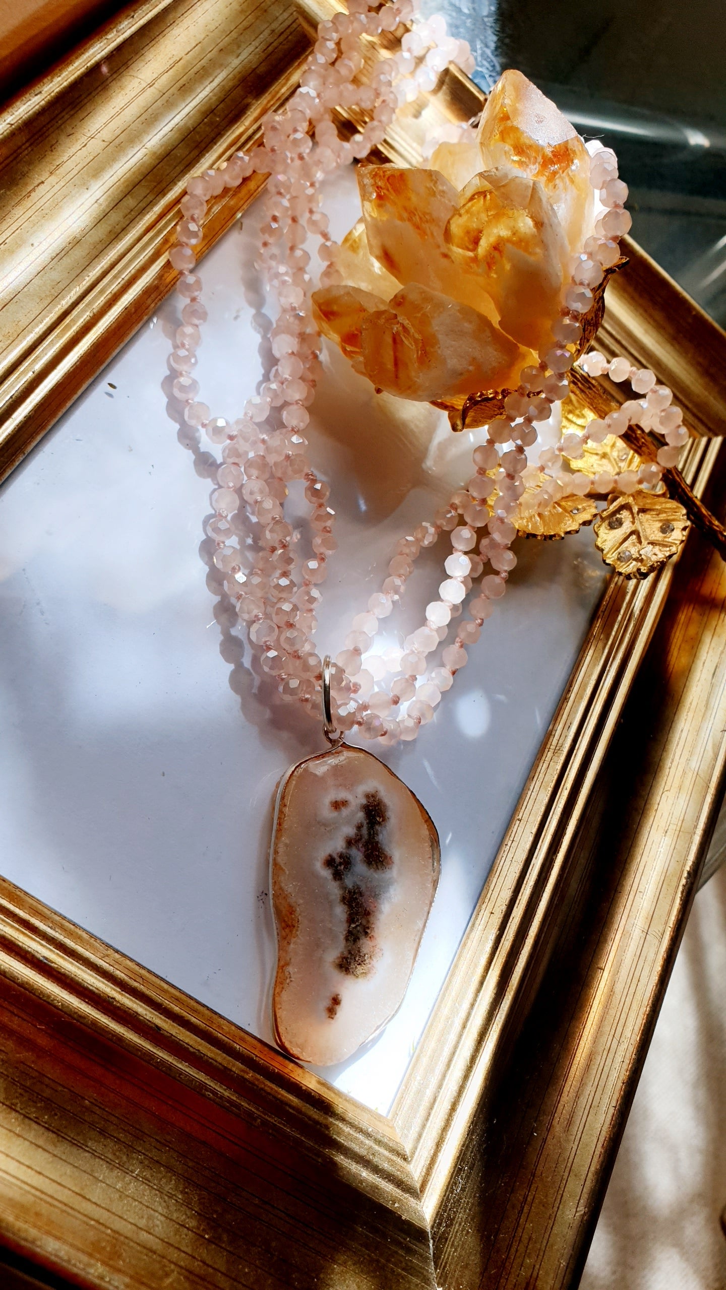 Girocollo di cristallini con drusa di agata