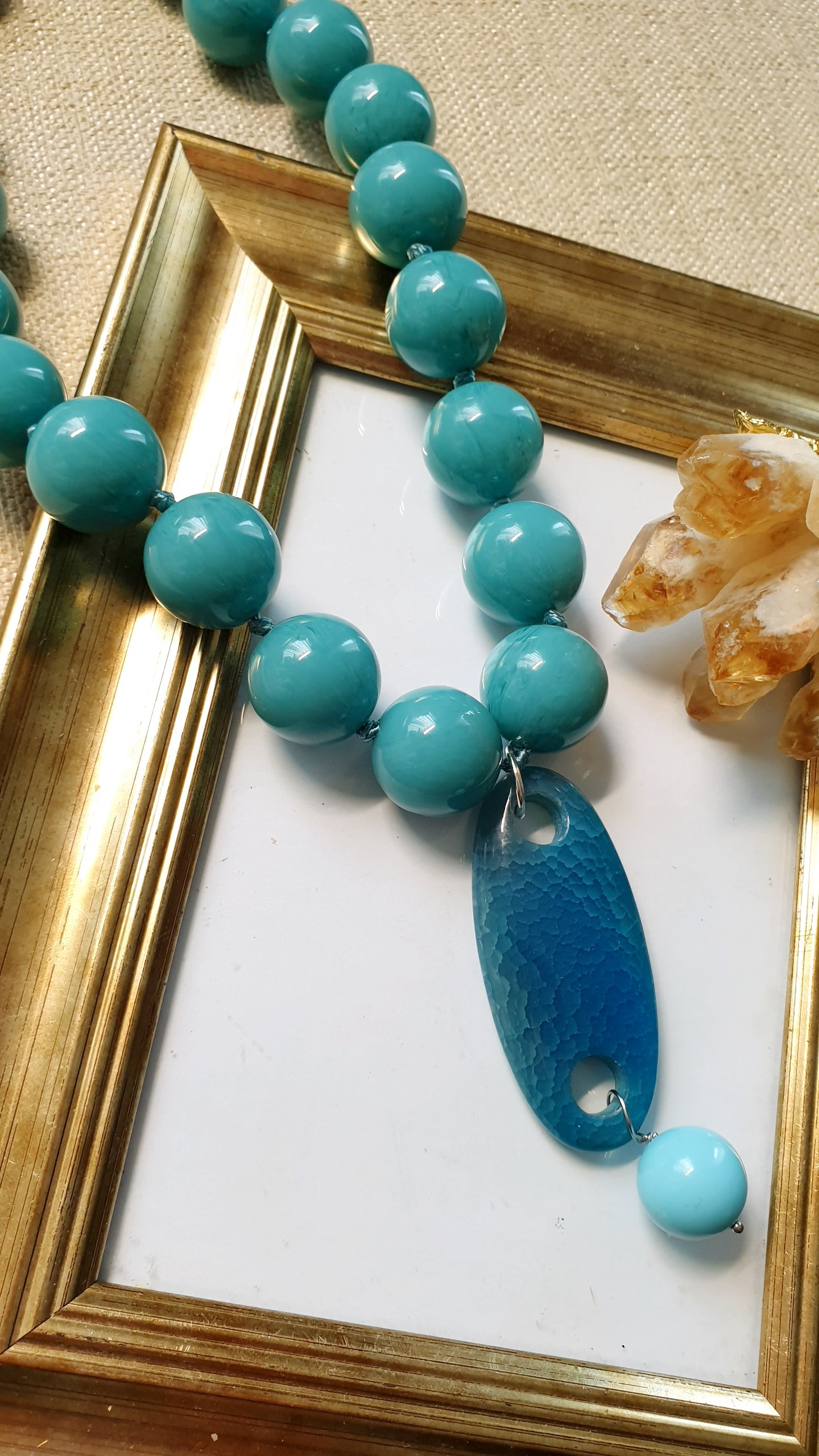 Collana resina con agata e pasta di turchese