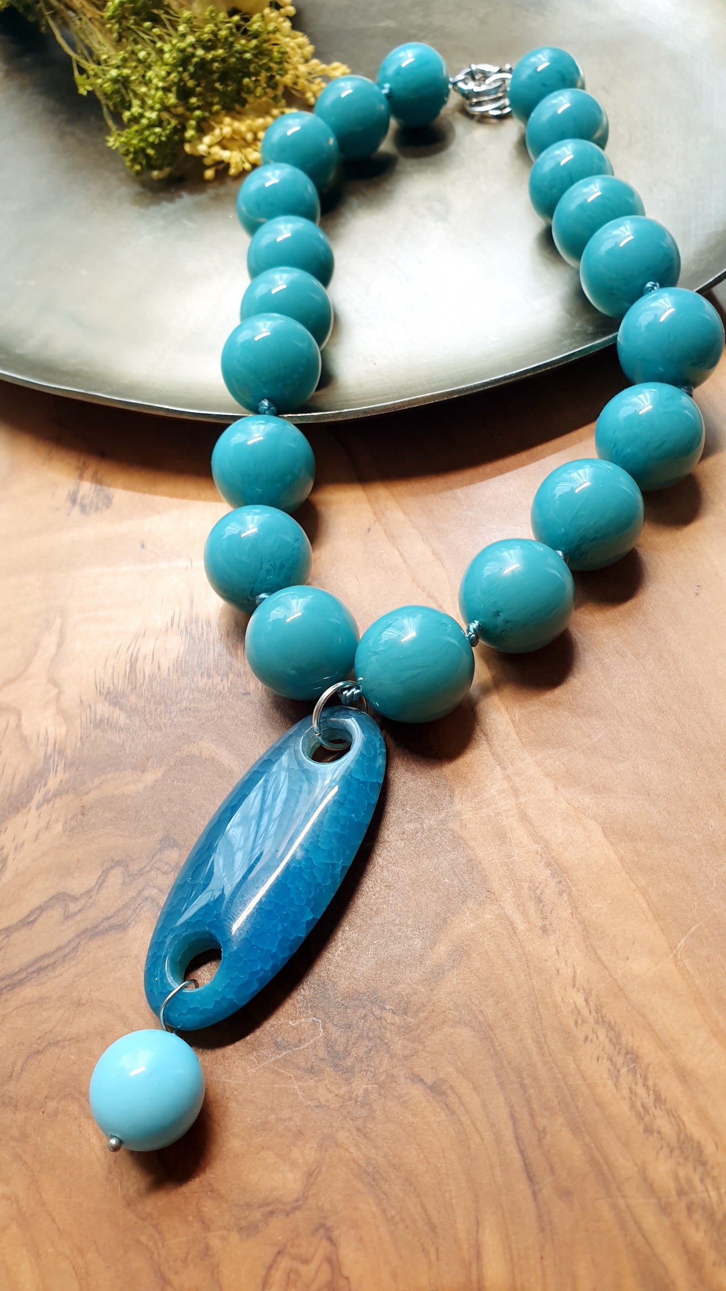 Collana resina con agata e pasta di turchese