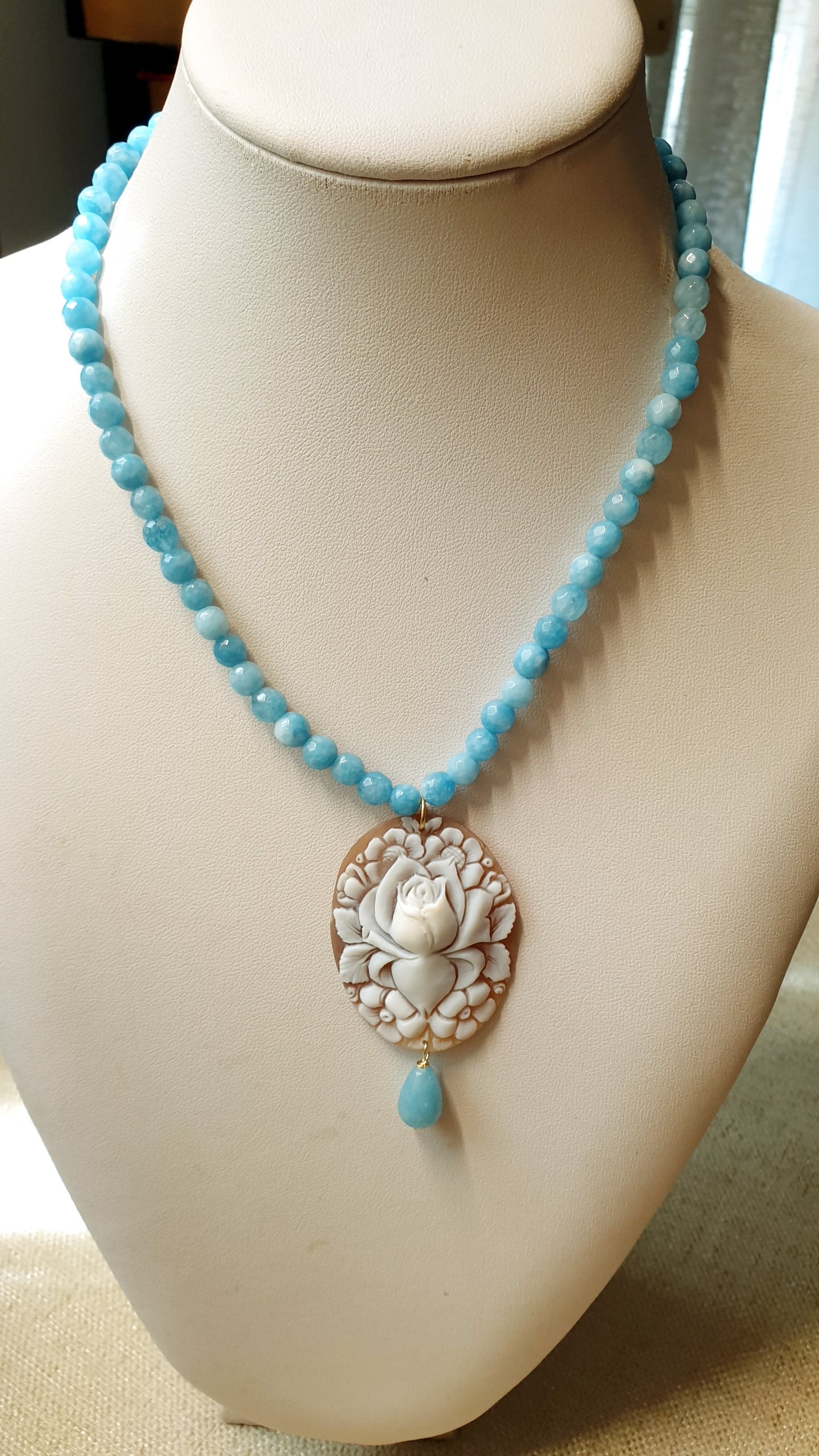 Girocollo in acquamarina con cammeo originale