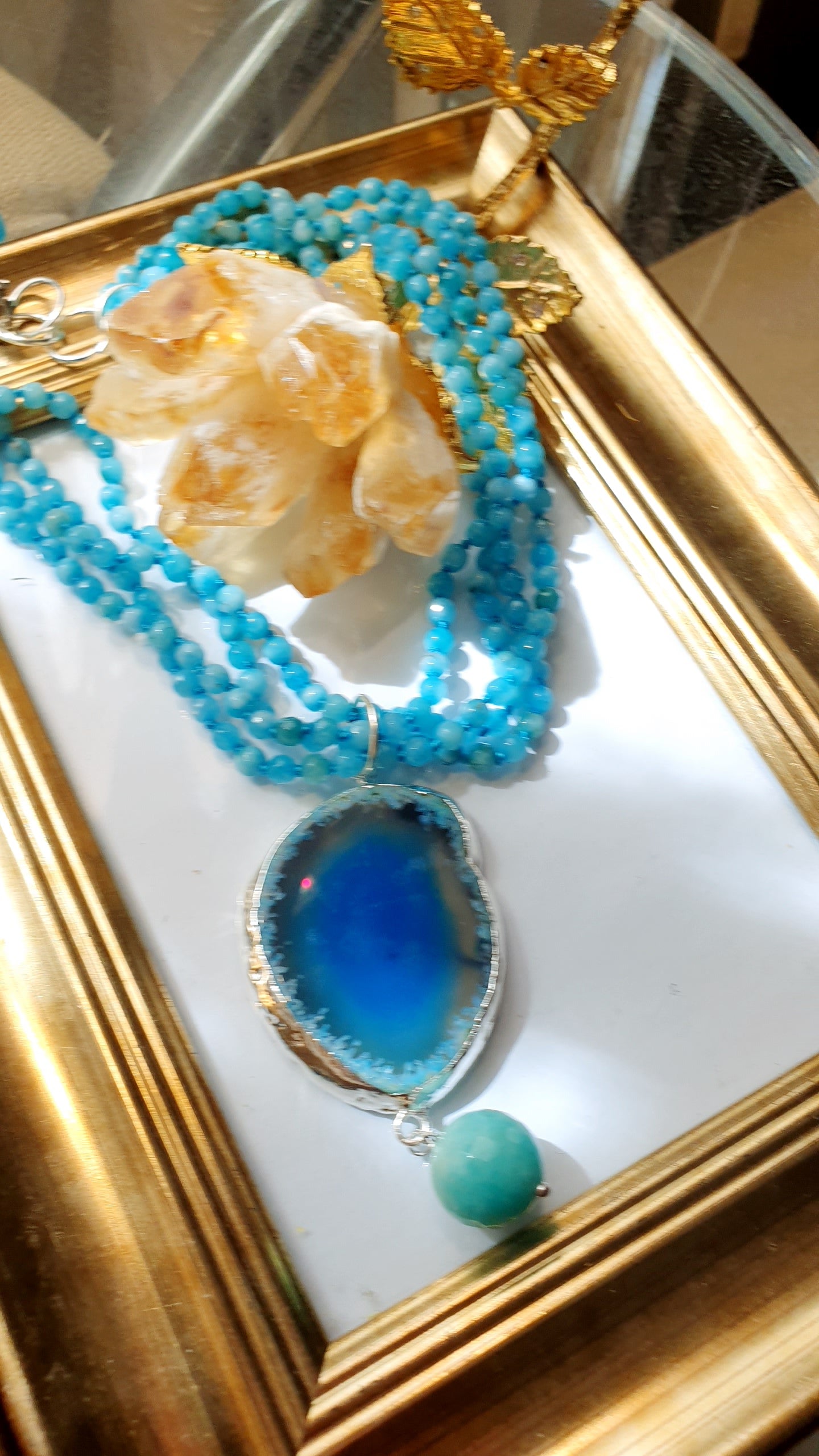 Girocollo di cristallini con agate