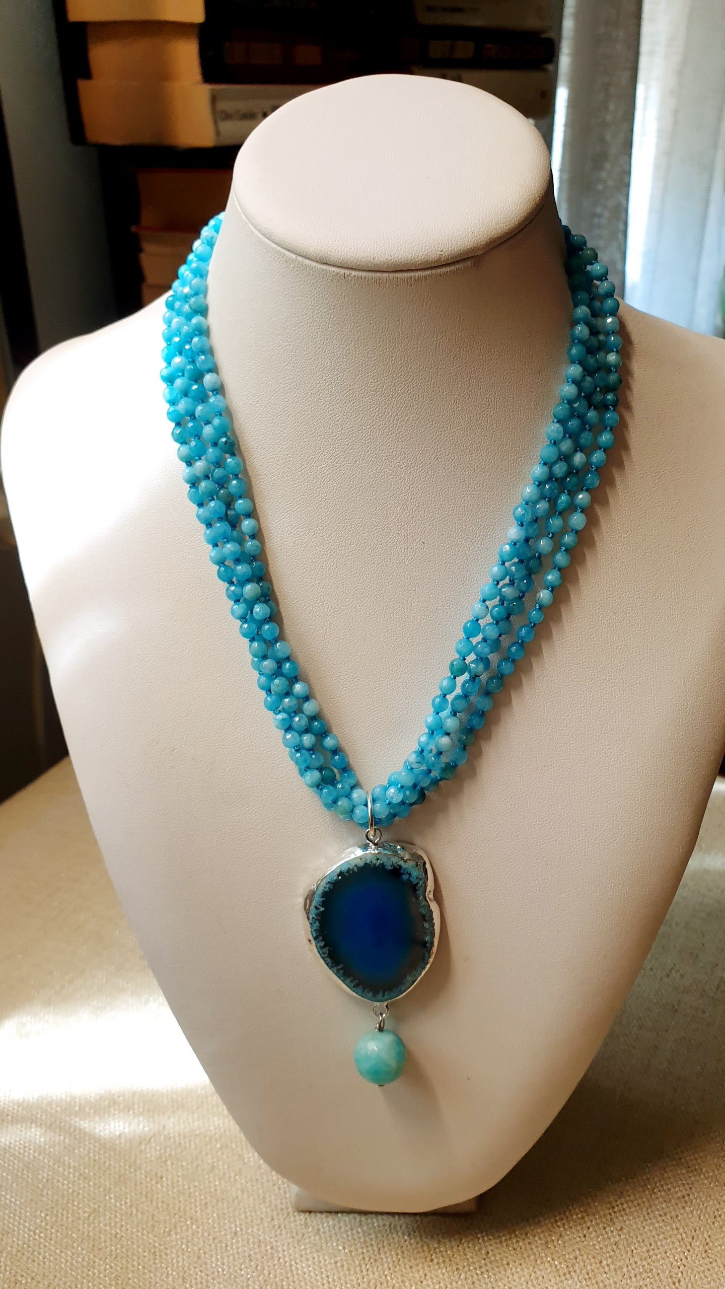 Girocollo di cristallini con agate
