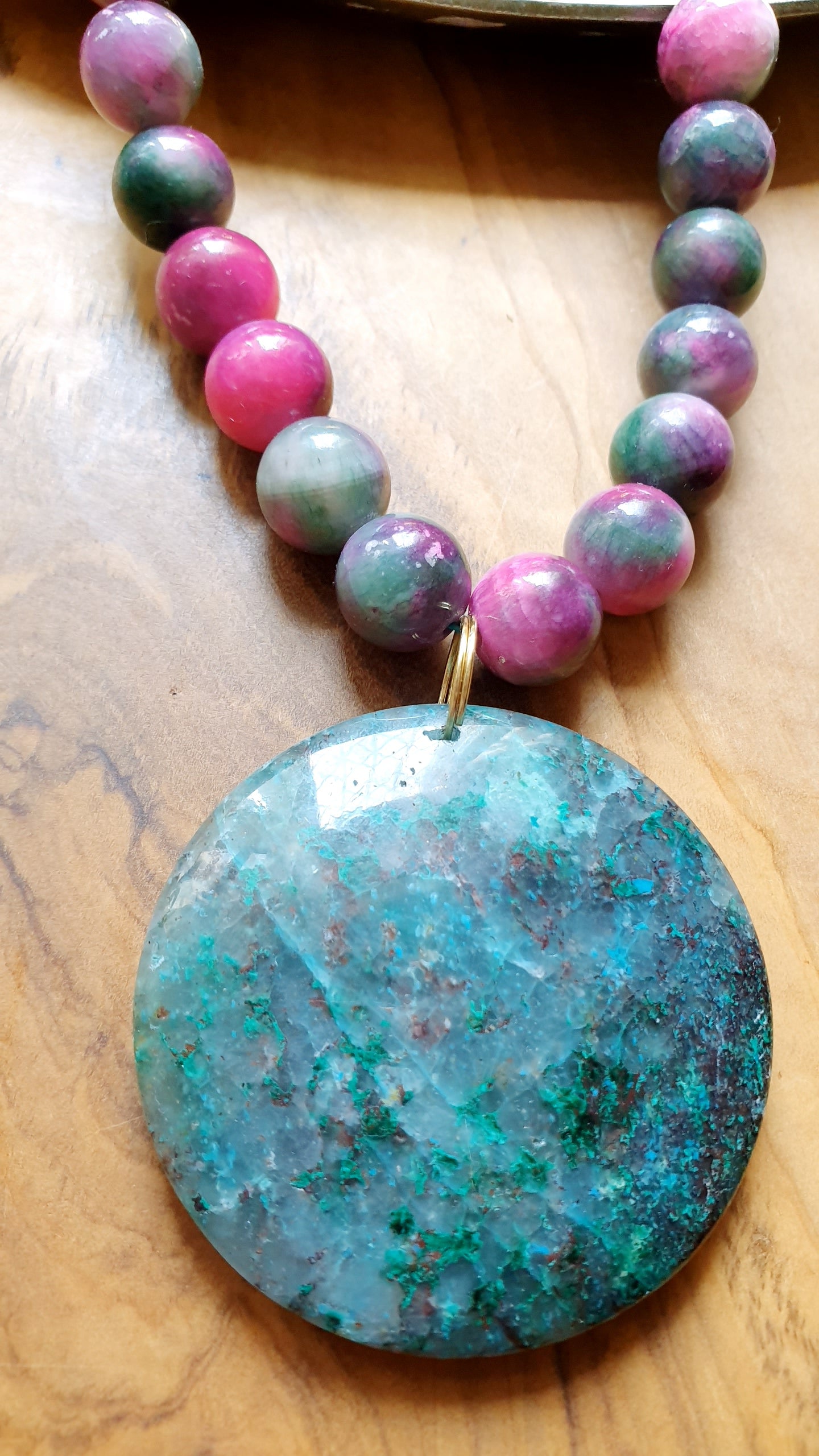 Collana in  pietra dura, rubizoisite