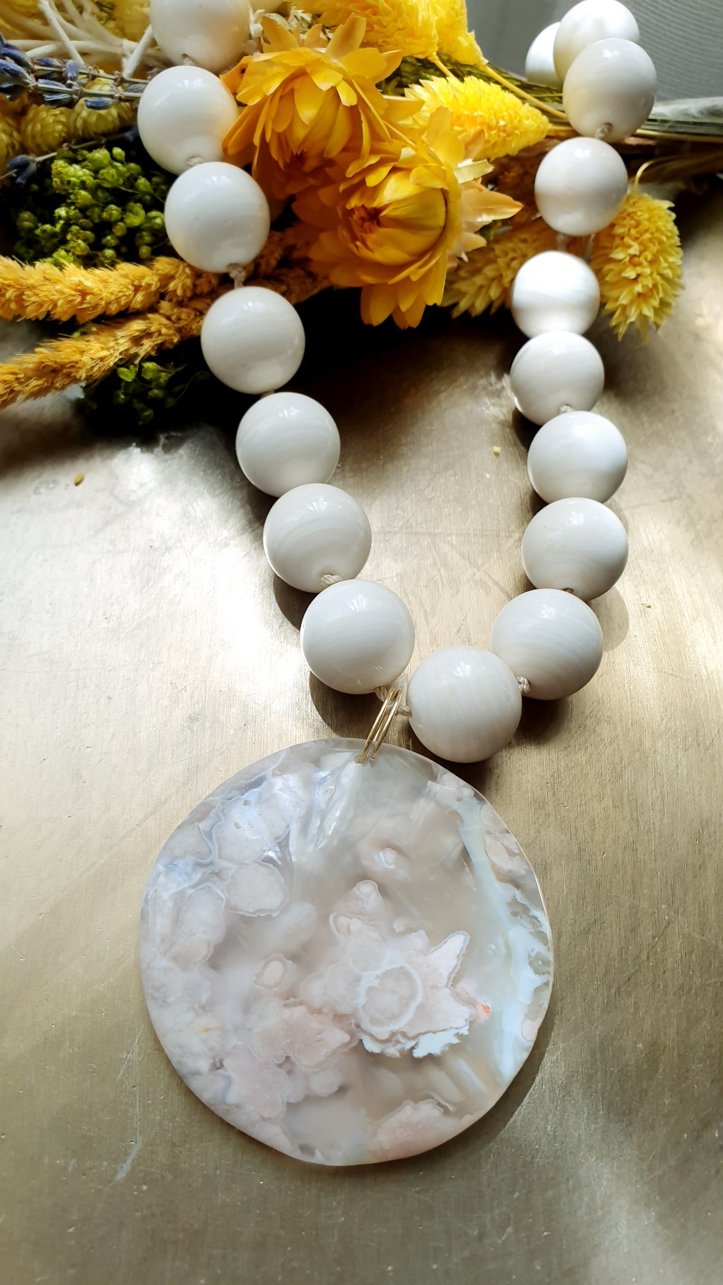 Collana in sfere di agata e agata dendritica