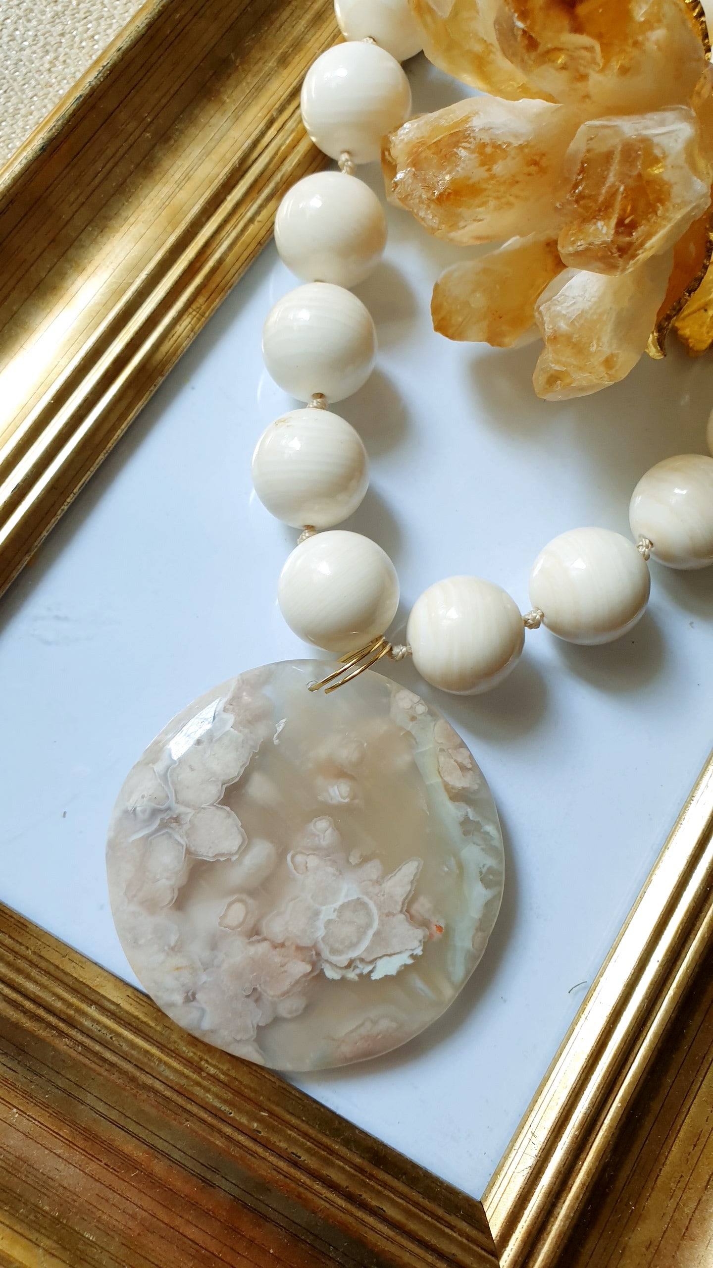 Collana in sfere di agata e agata dendritica