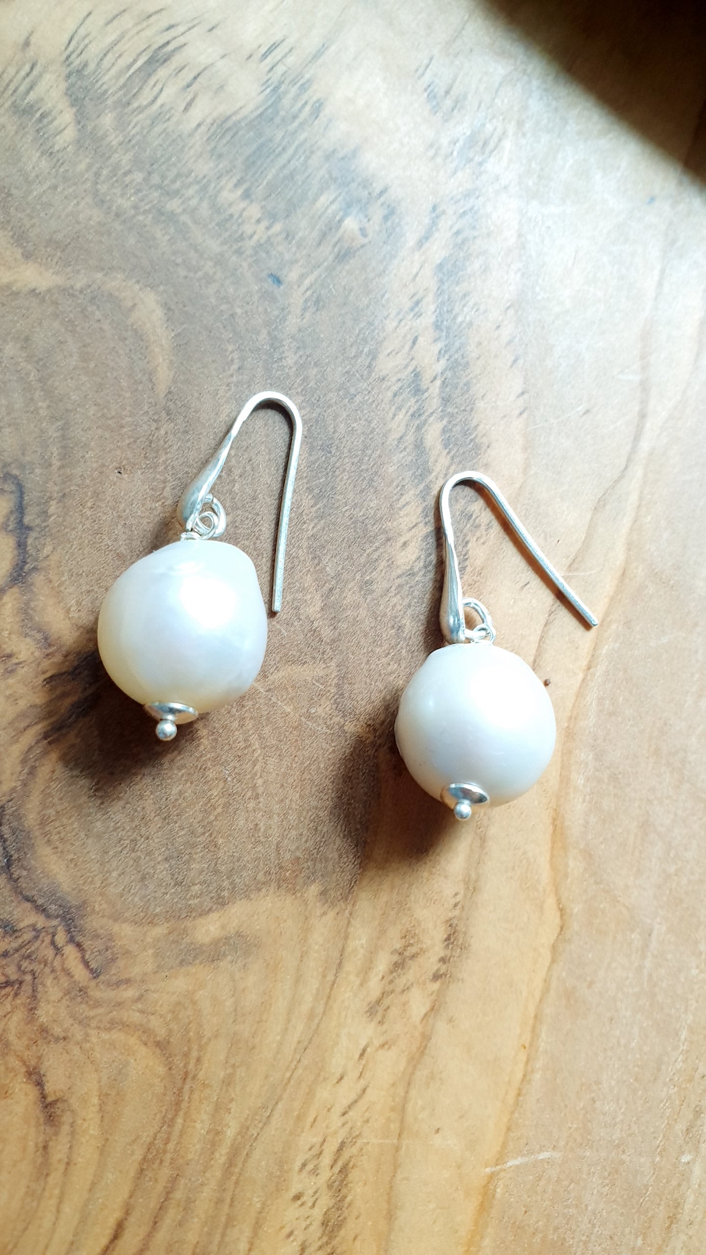 Orecchini in argento con perla barocca