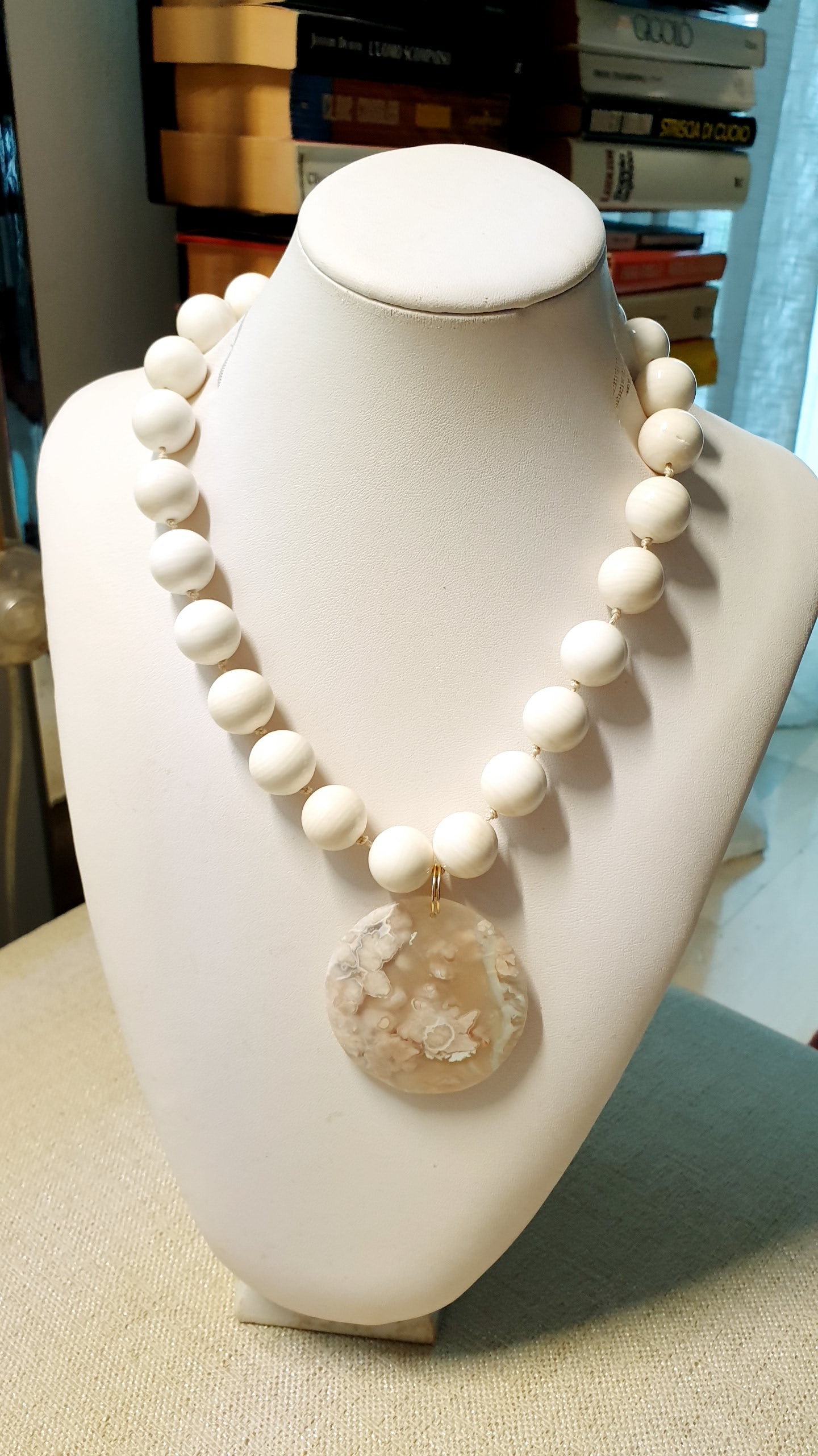 Collana in sfere di agata e agata dendritica