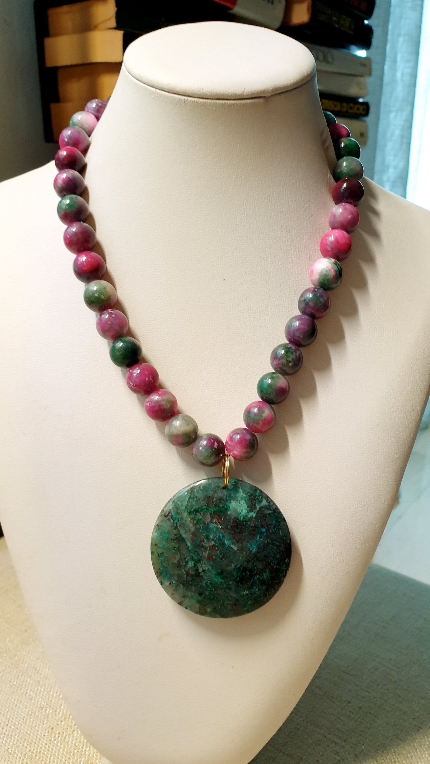Collana in  pietra dura, rubizoisite