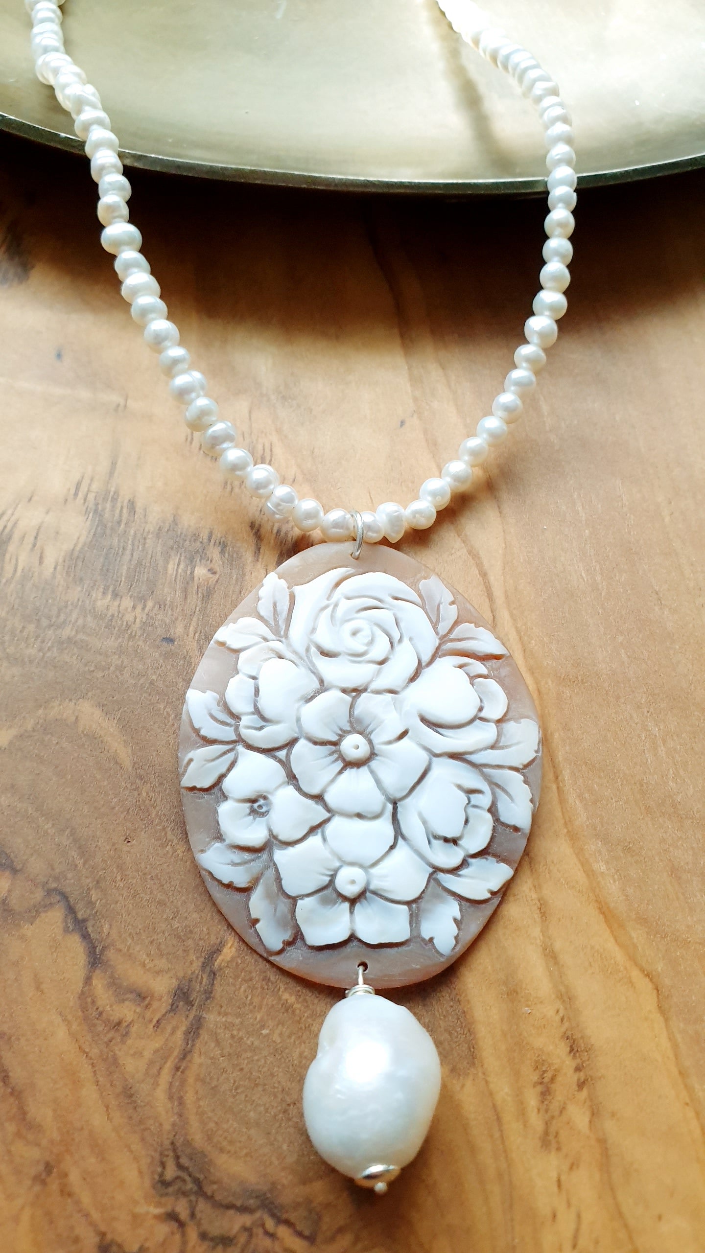 Girocollo in argento e perle con cammeo originale
