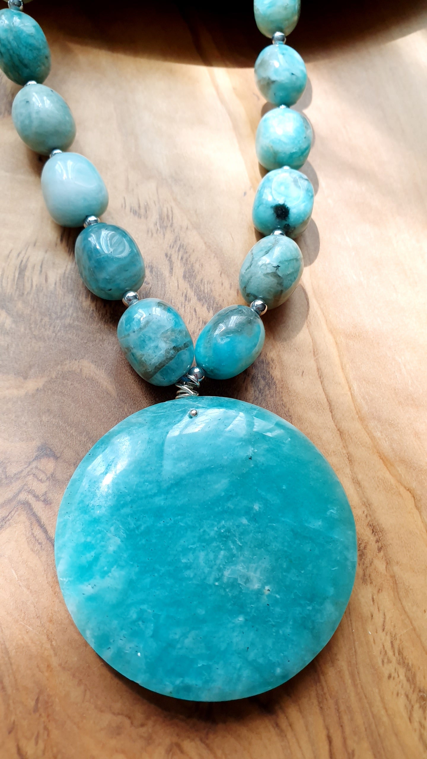 Girocollo in amazonite con grande centrale