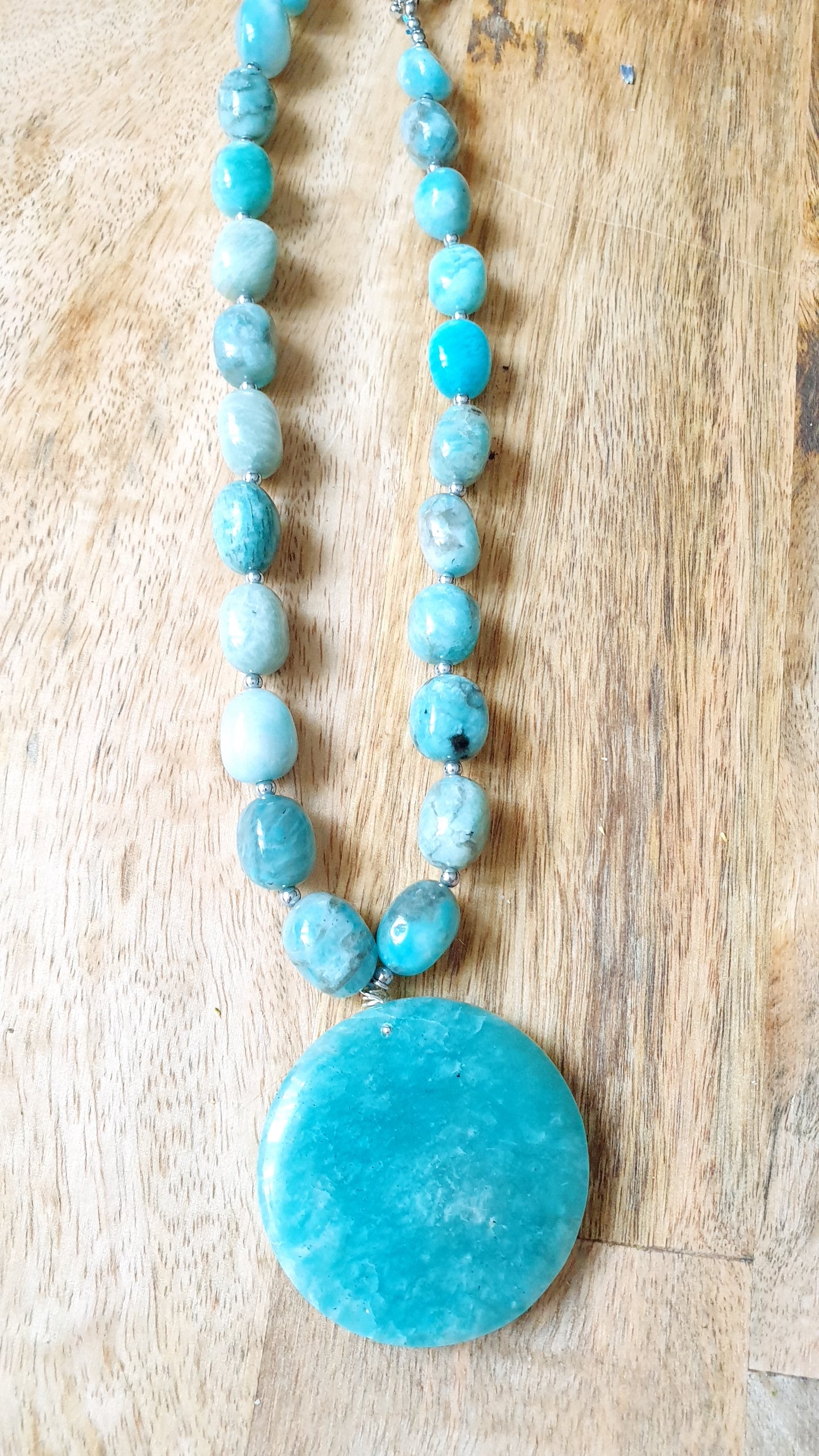 Girocollo in amazonite con grande centrale