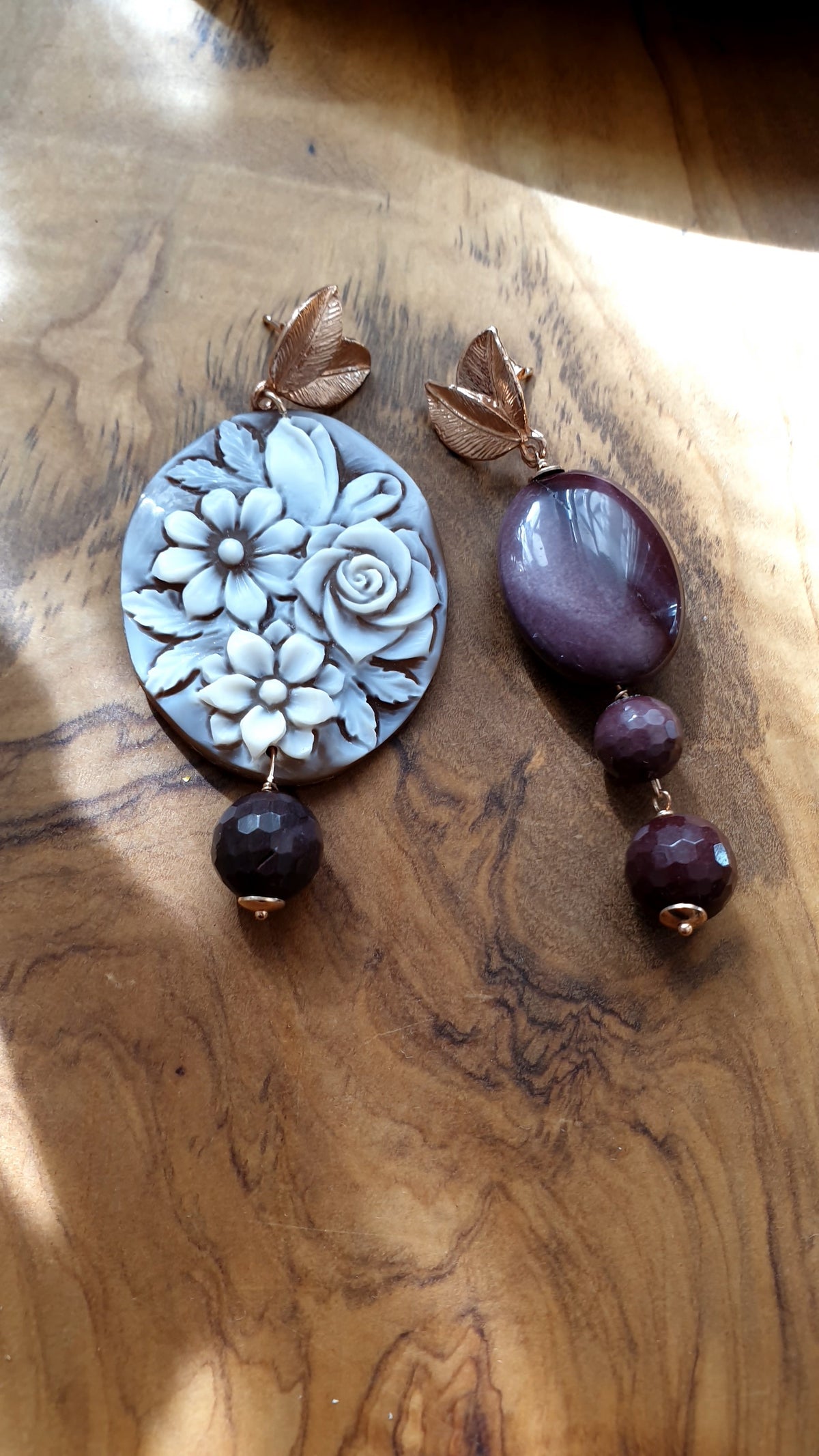 Orecchini in argento con cammeo e mokaite