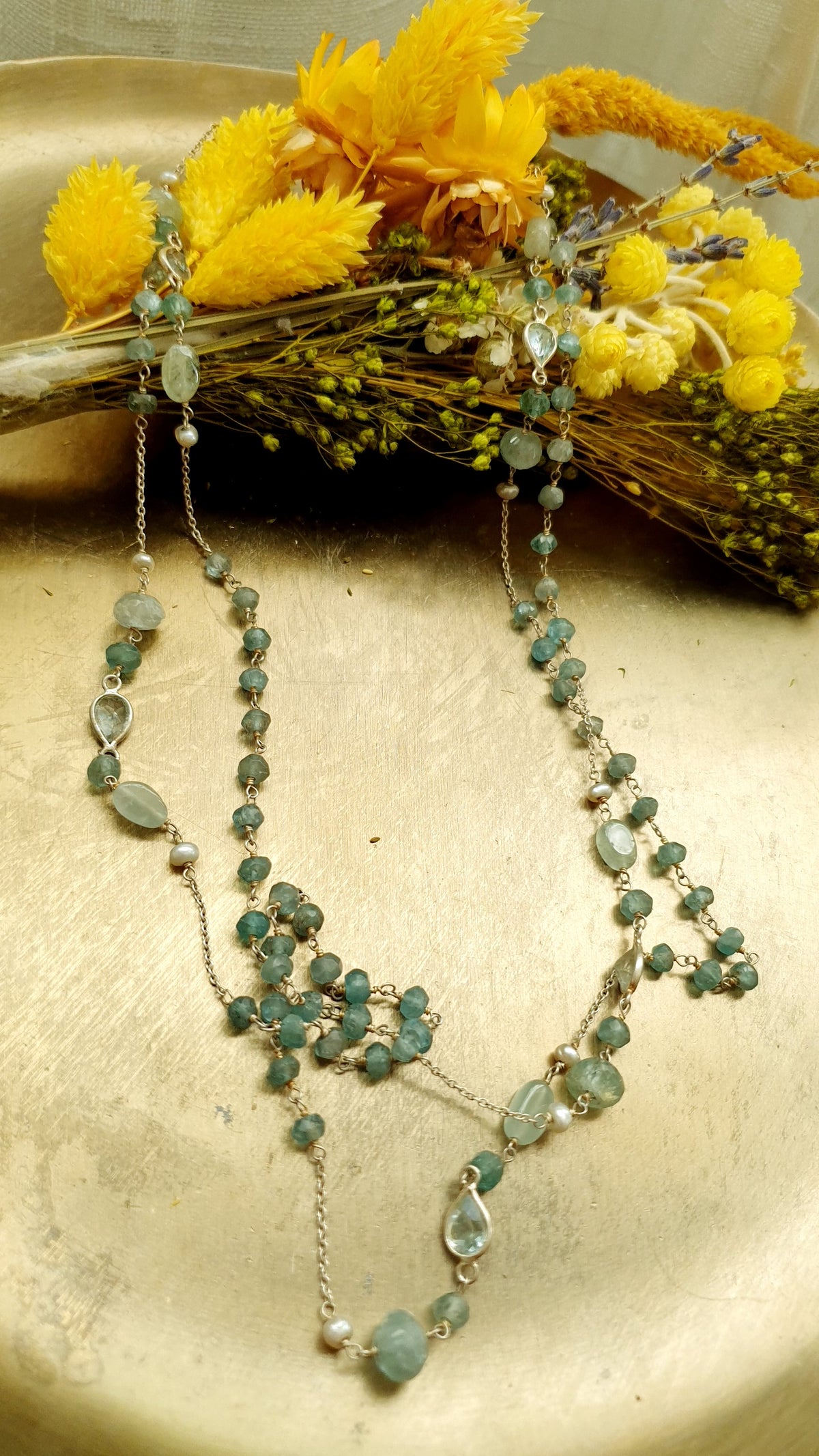 Lunga collana in argento con acquamarina