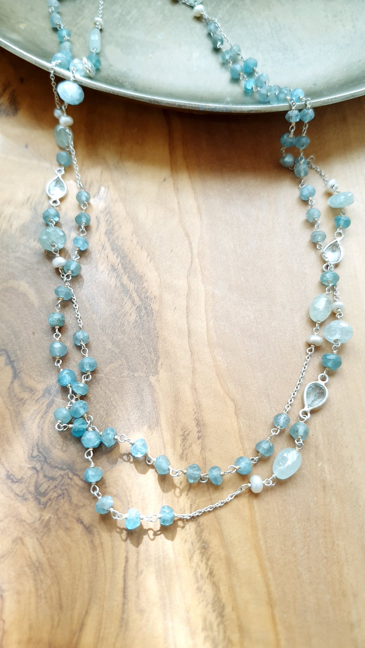 Lunga collana in argento con acquamarina