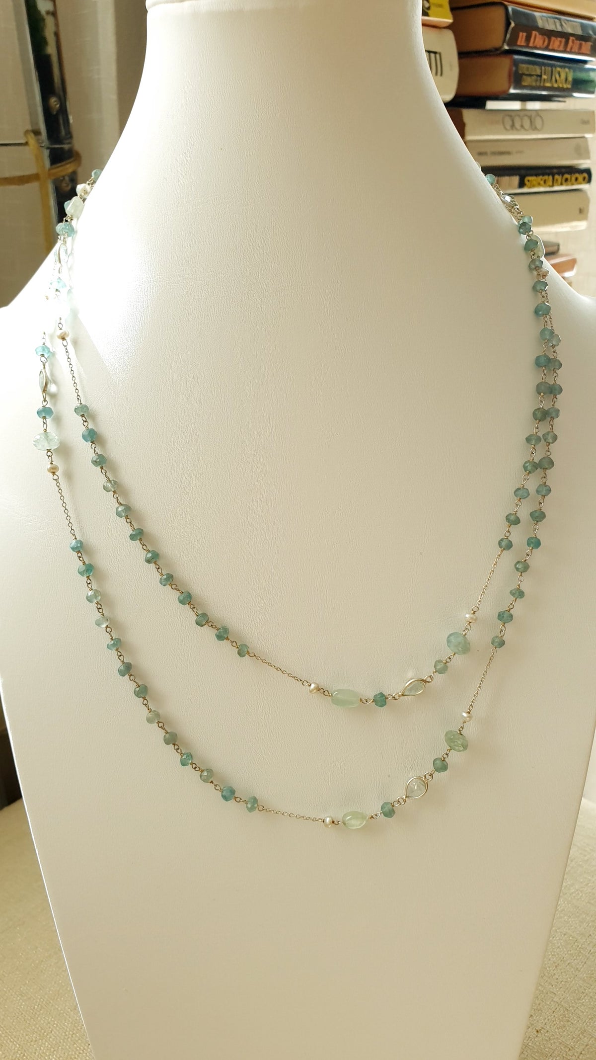Lunga collana in argento con acquamarina
