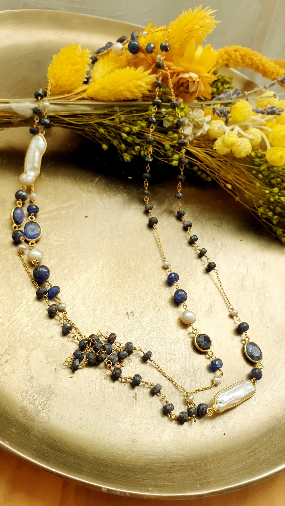 Lunga collana in argento con lapis, sodalite e perle
