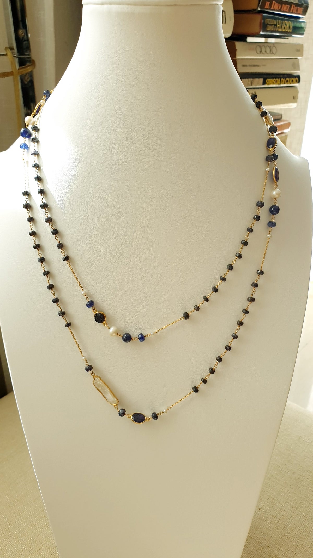 Lunga collana in argento con lapis, sodalite e perle