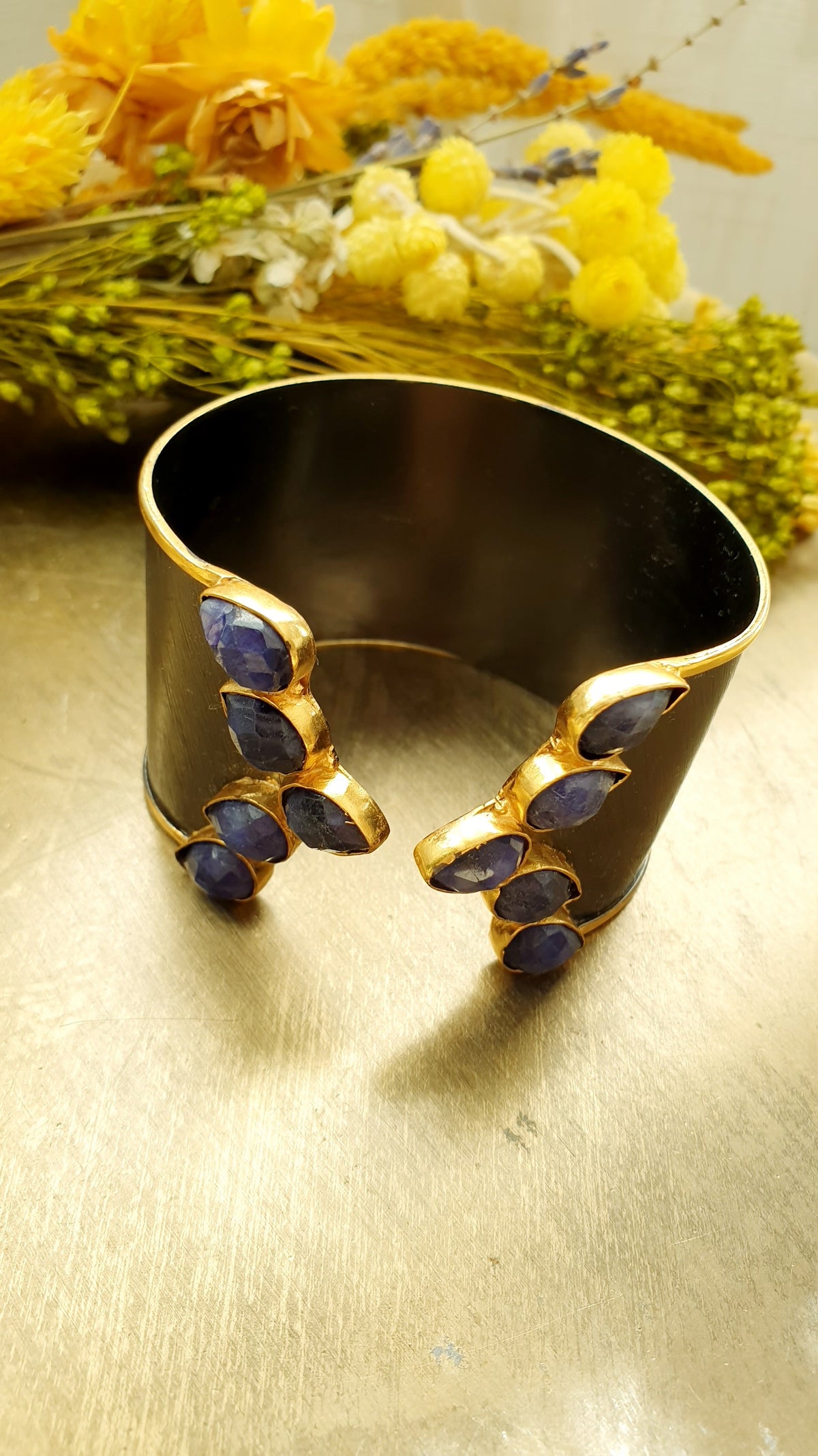 Bracciale a fascia in ottone brunito e lapis