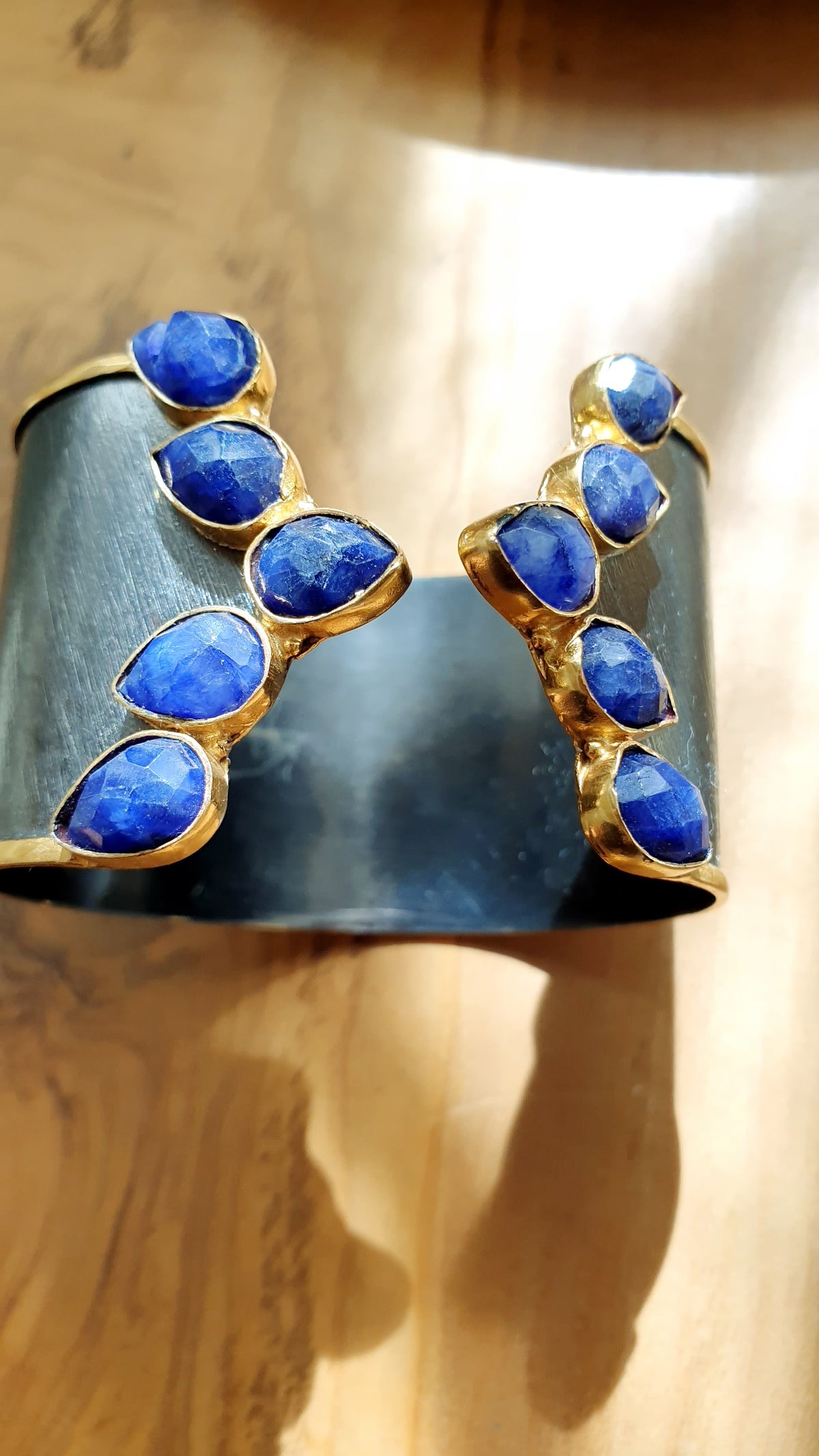 Bracciale a fascia in ottone brunito e lapis