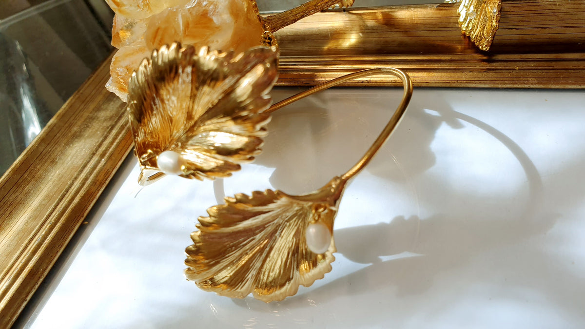 Bracciale in ottone con foglia