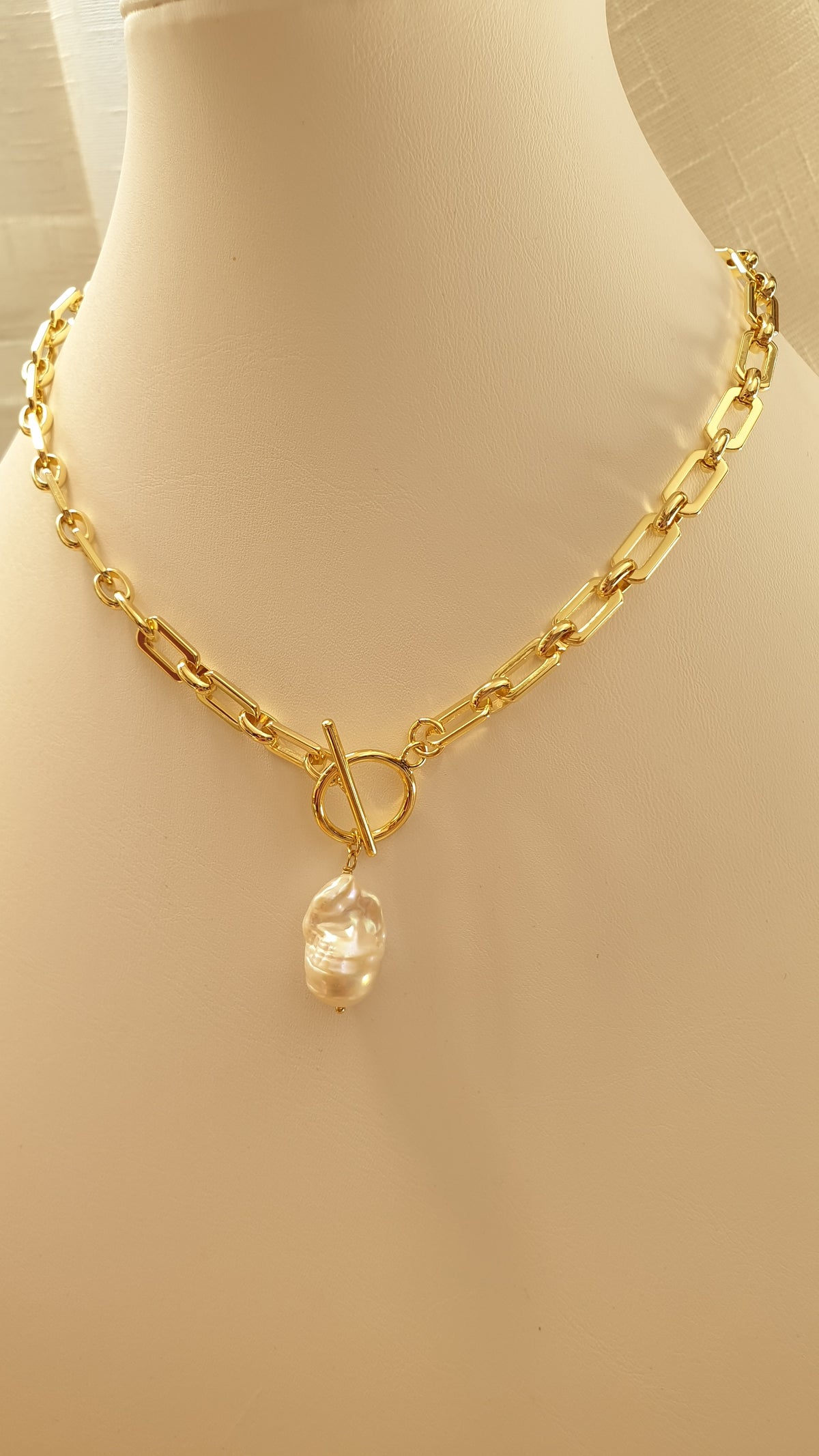 Girocollo in ottone con perla barocca