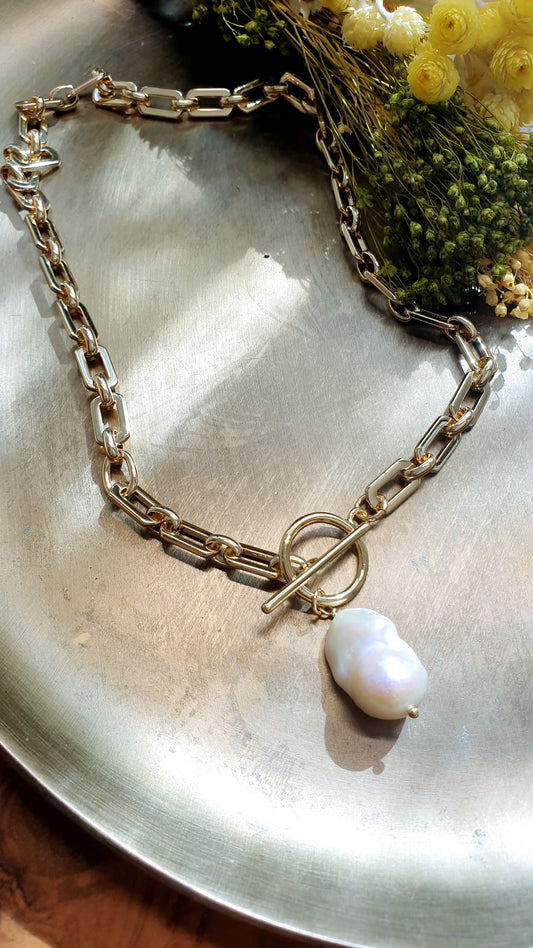 Girocollo in ottone con perla barocca