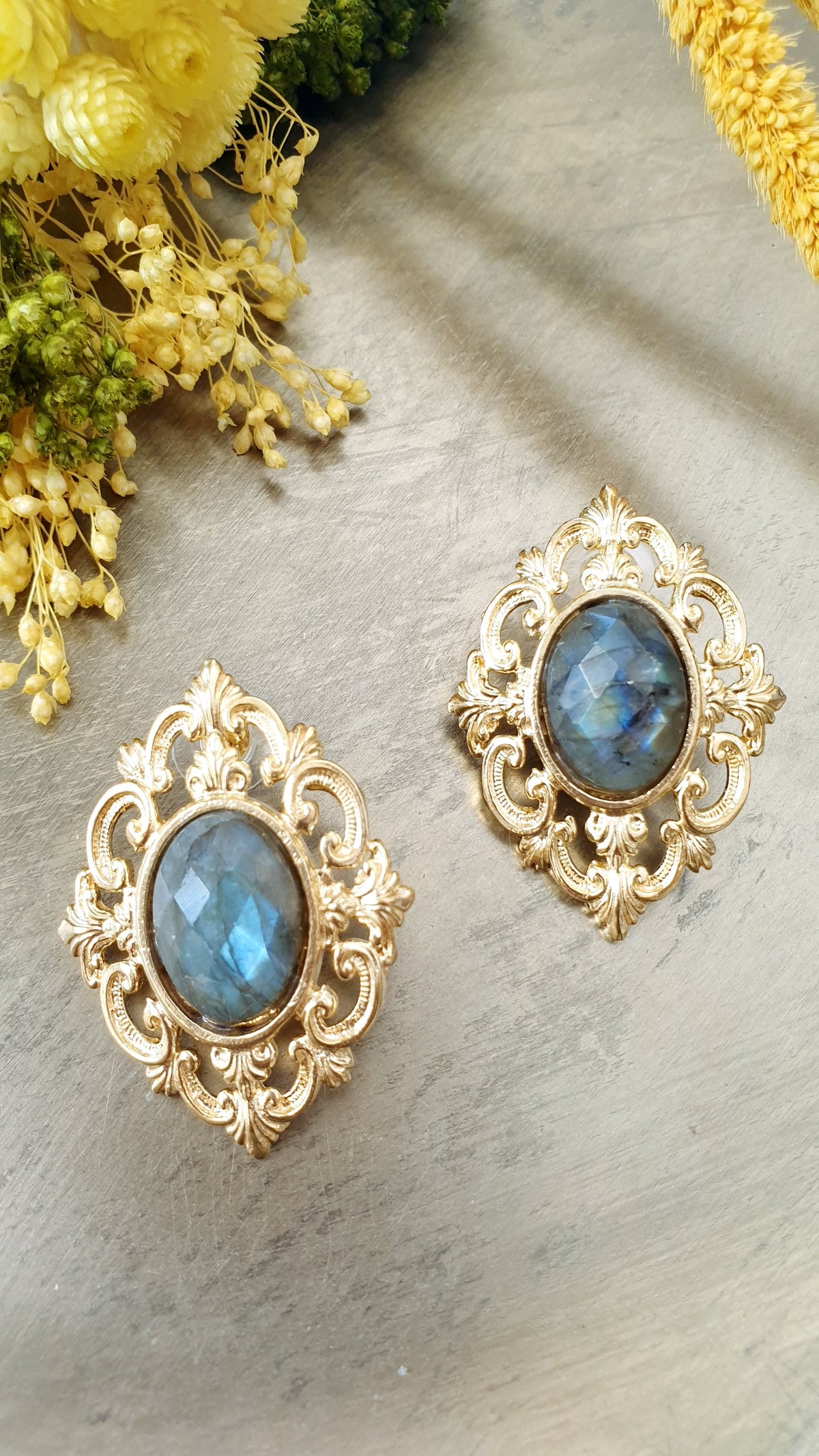 Orecchini di ottone con labradorite