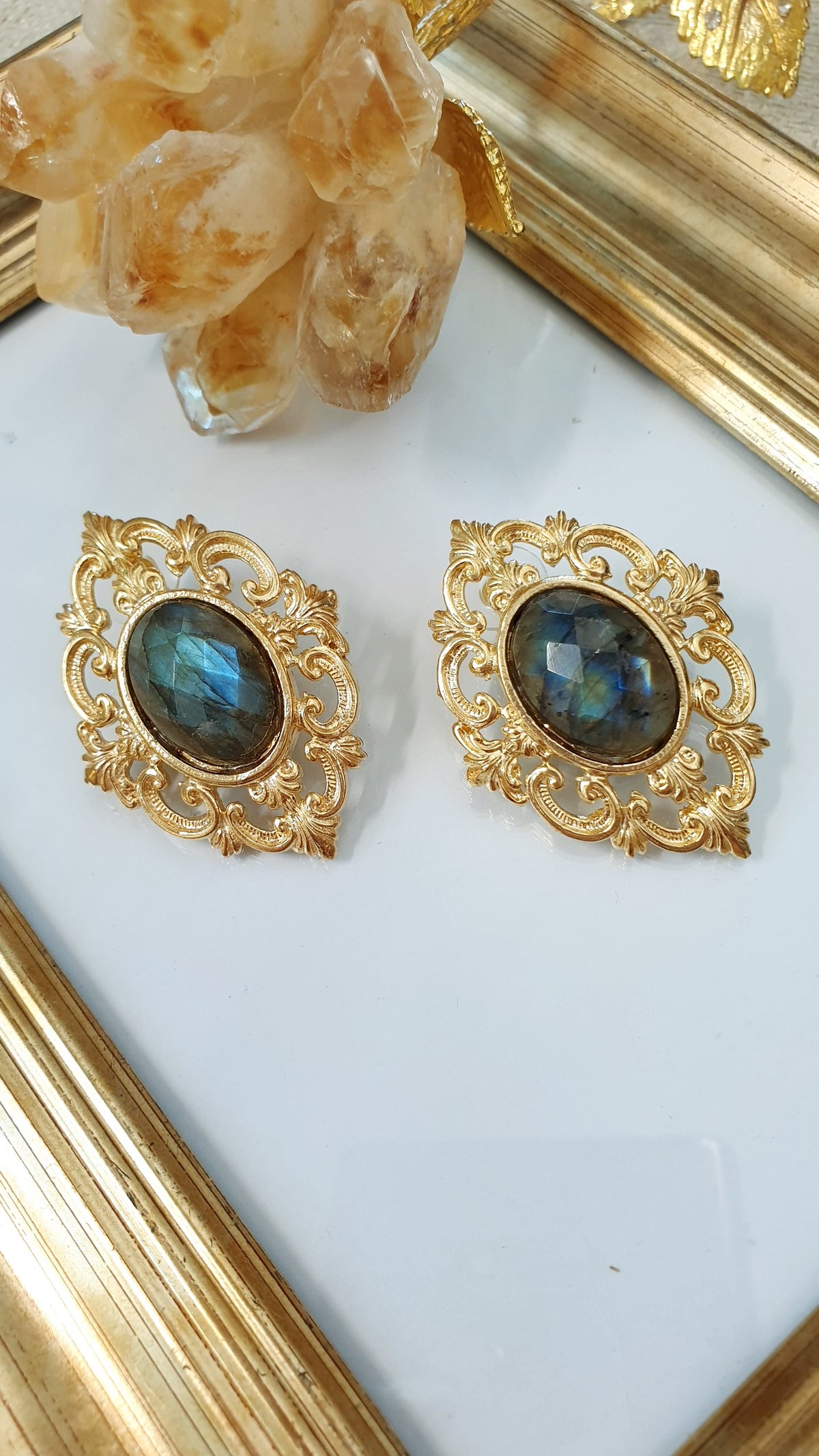 Orecchini di ottone con labradorite