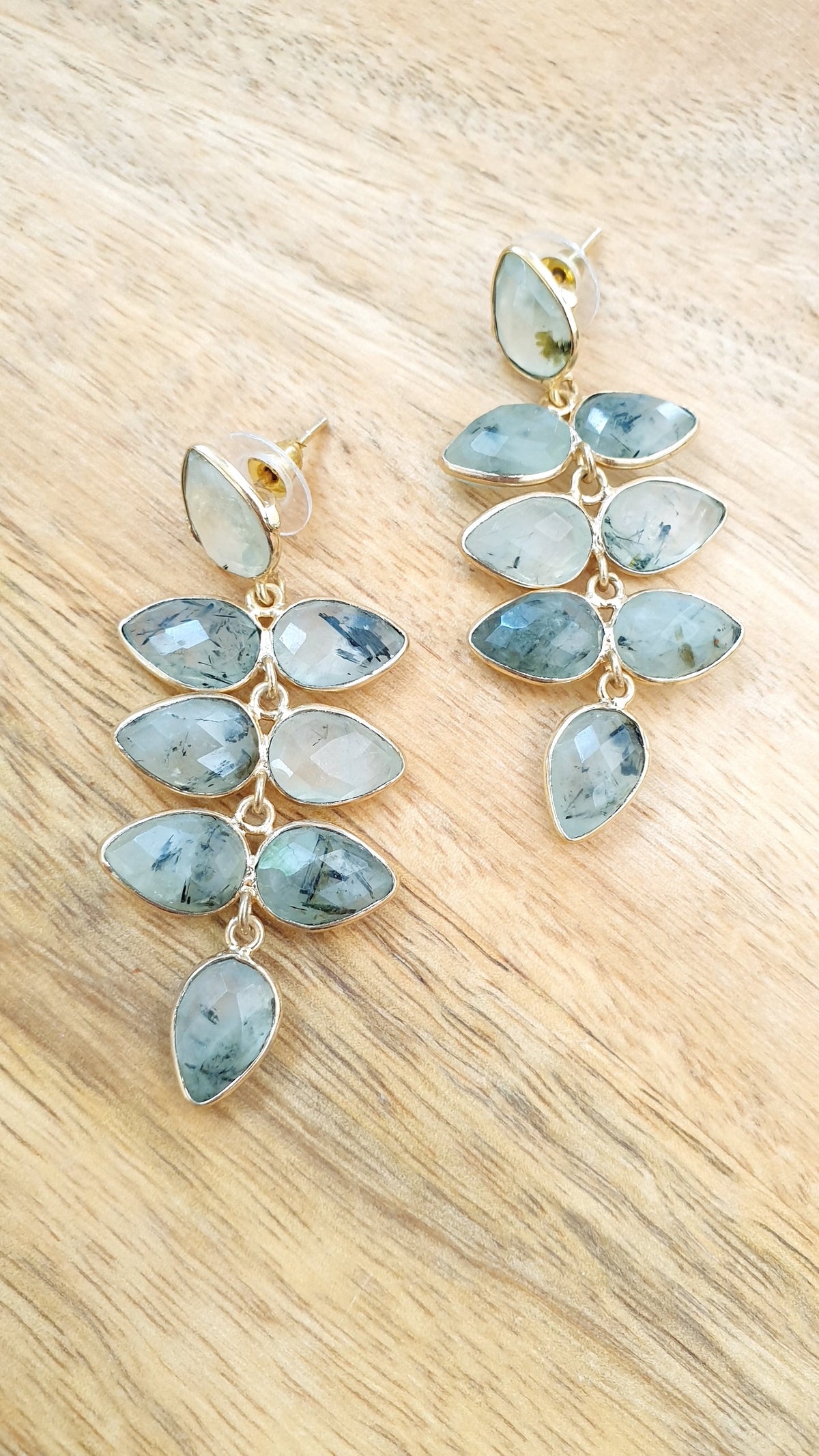 Orecchini di ottone con Prehnite