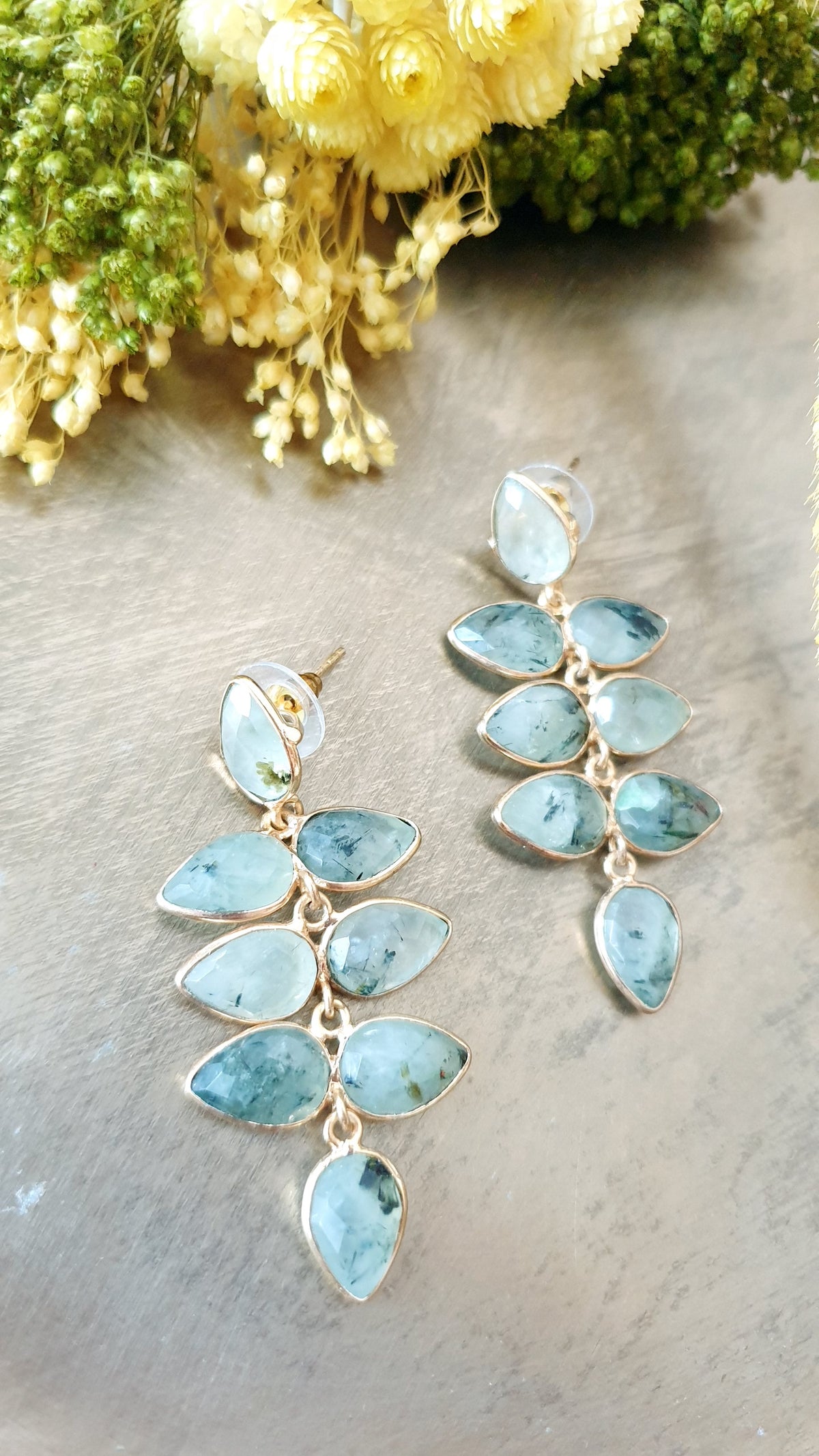 Orecchini di ottone con Prehnite