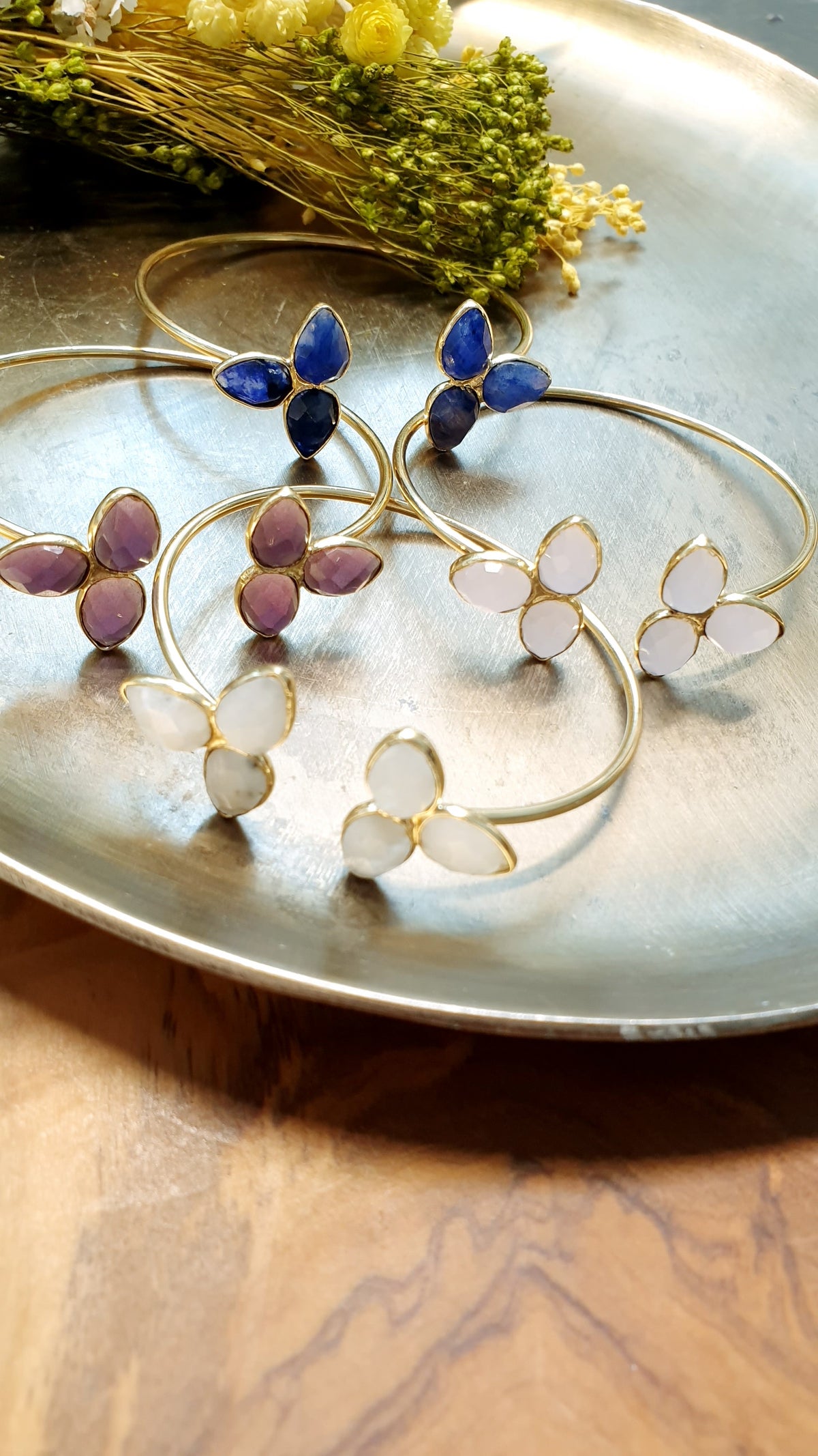 Bracciali in ottone con pietre dure