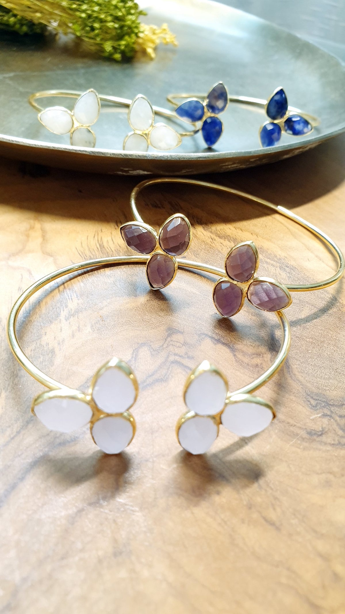 Bracciali in ottone con pietre dure