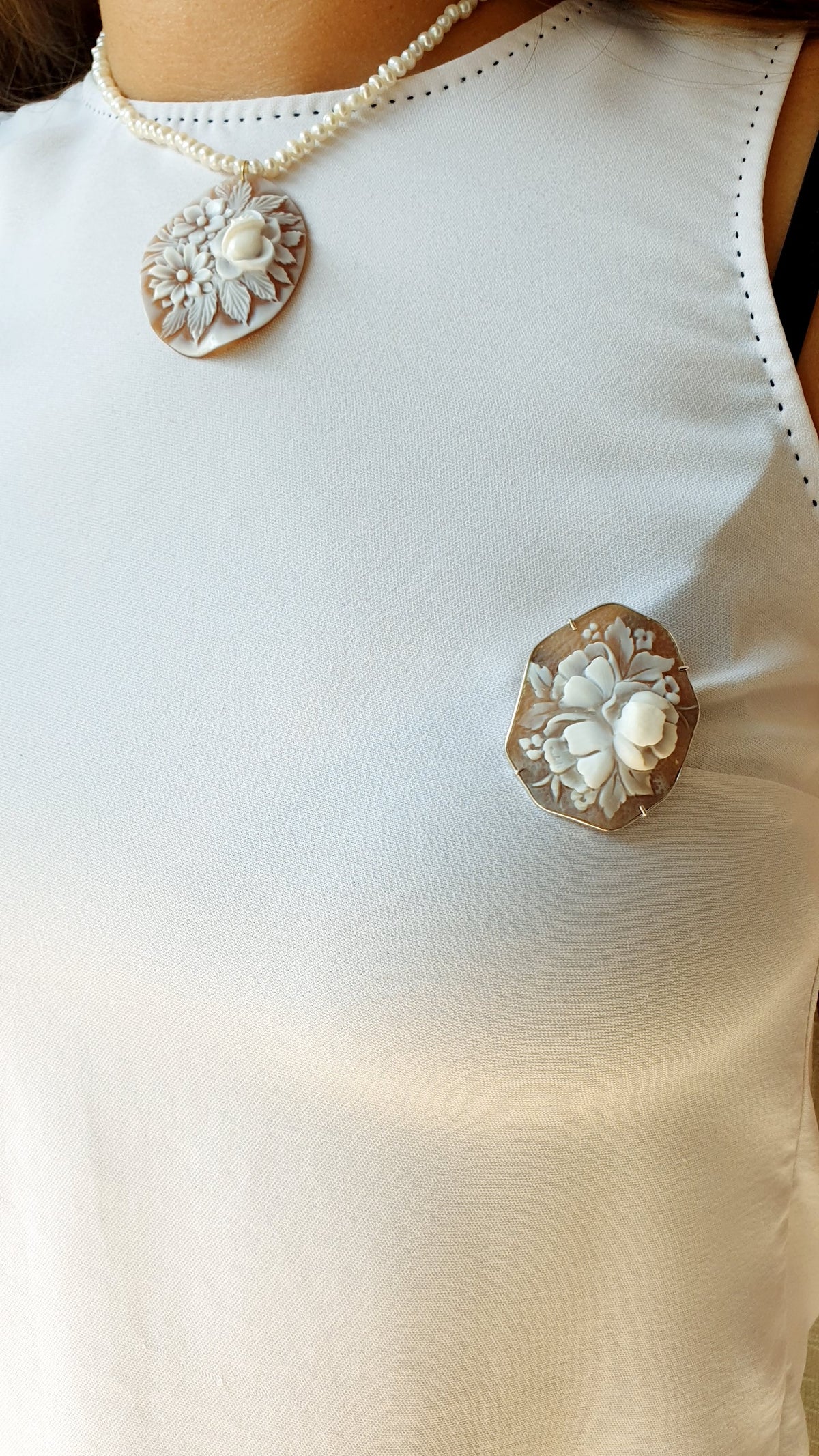 Spilla/ciondolo in argento con cammeo floreale