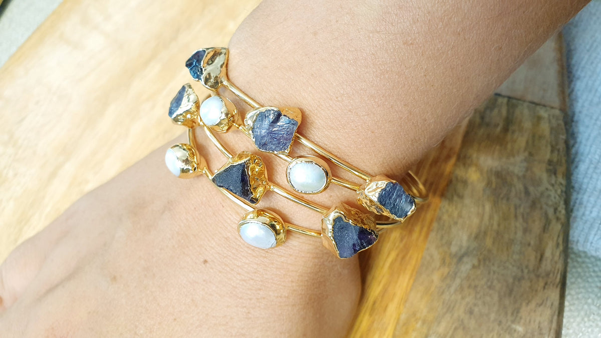 Bracciale in ottone con perle e ametiste