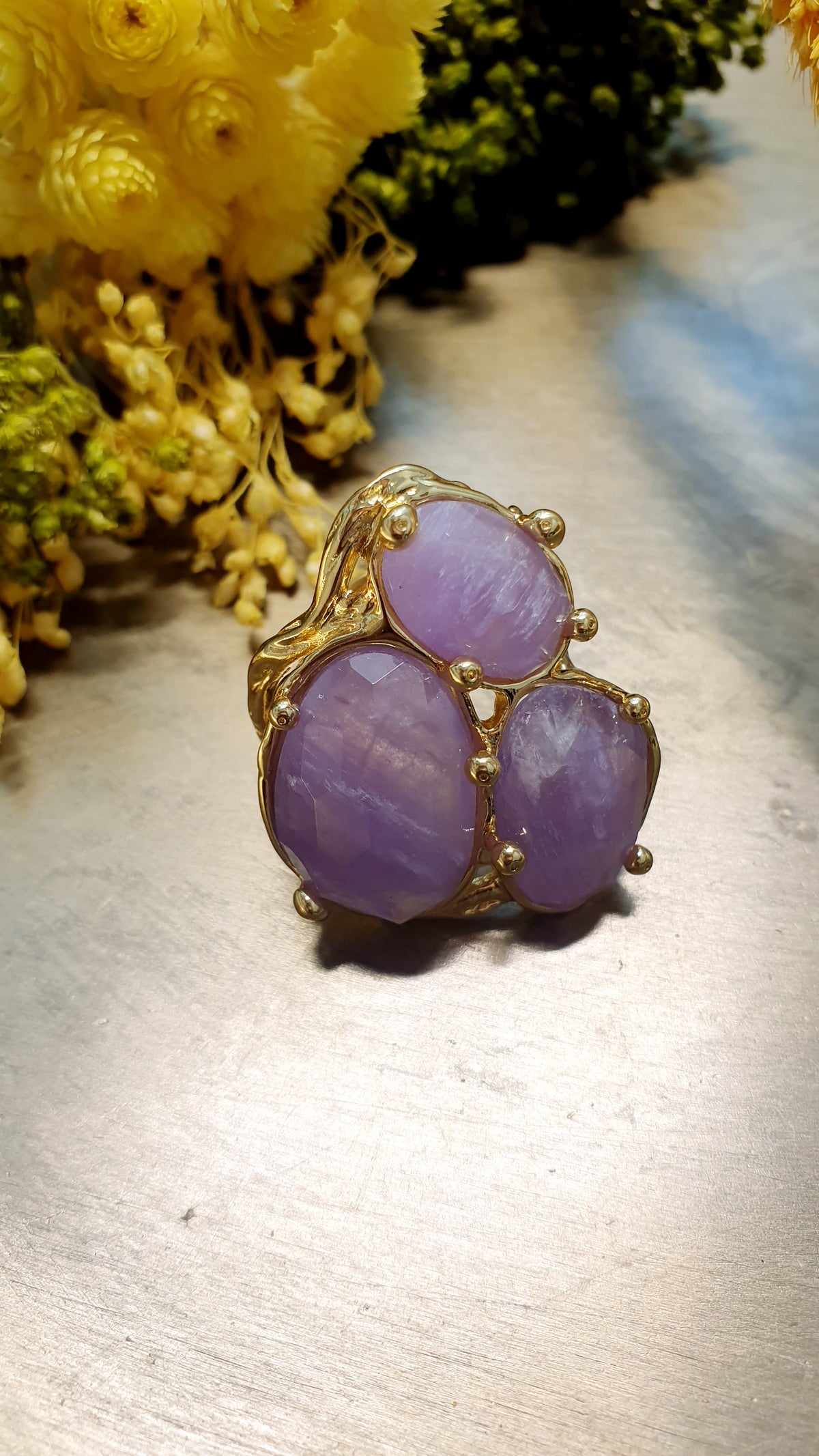 Anello in bronzo con ametista